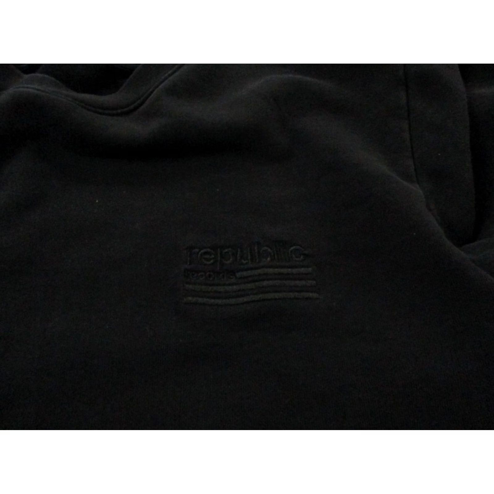 Vintage Republic Records Sweatshirt Mens M Black Pullover Logo Athletic Knit Cotton Vintage Size US M / EU 48-50 / 2 - 7 Thumbnail