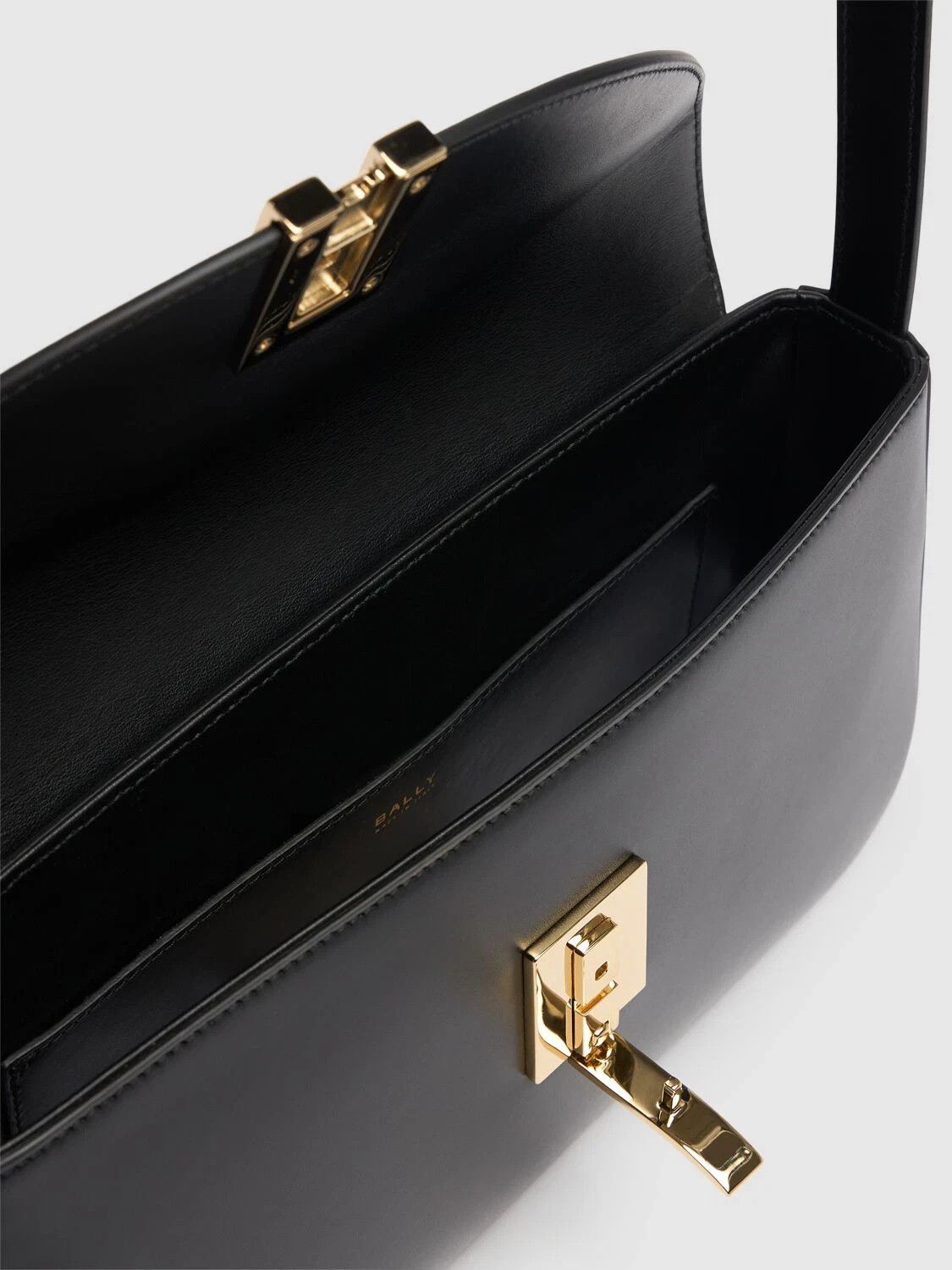 BALLY Ollam Black Leather Shoulder Bag New