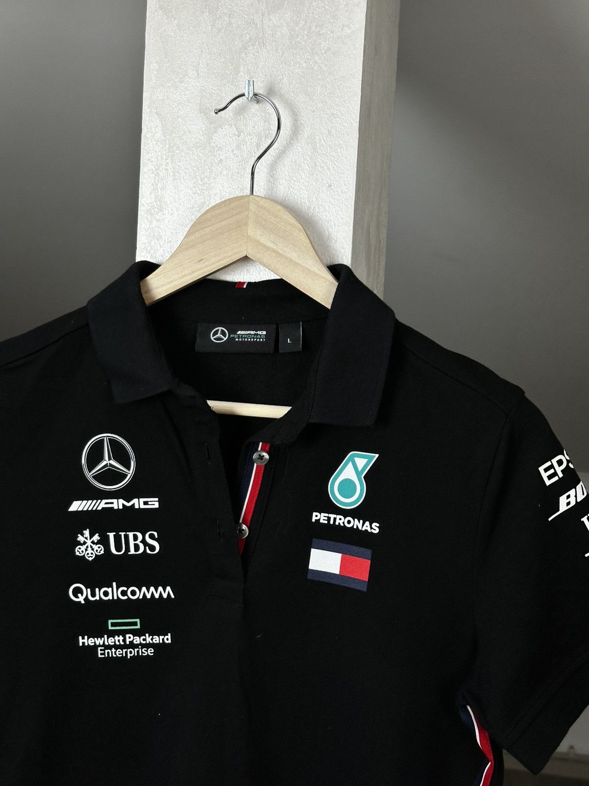 Tommy Hilfiger Vintage Mercedes Benz Formula One Petronas AMG Y2K Tee Size L / US 10 / IT 46 - 3 Thumbnail