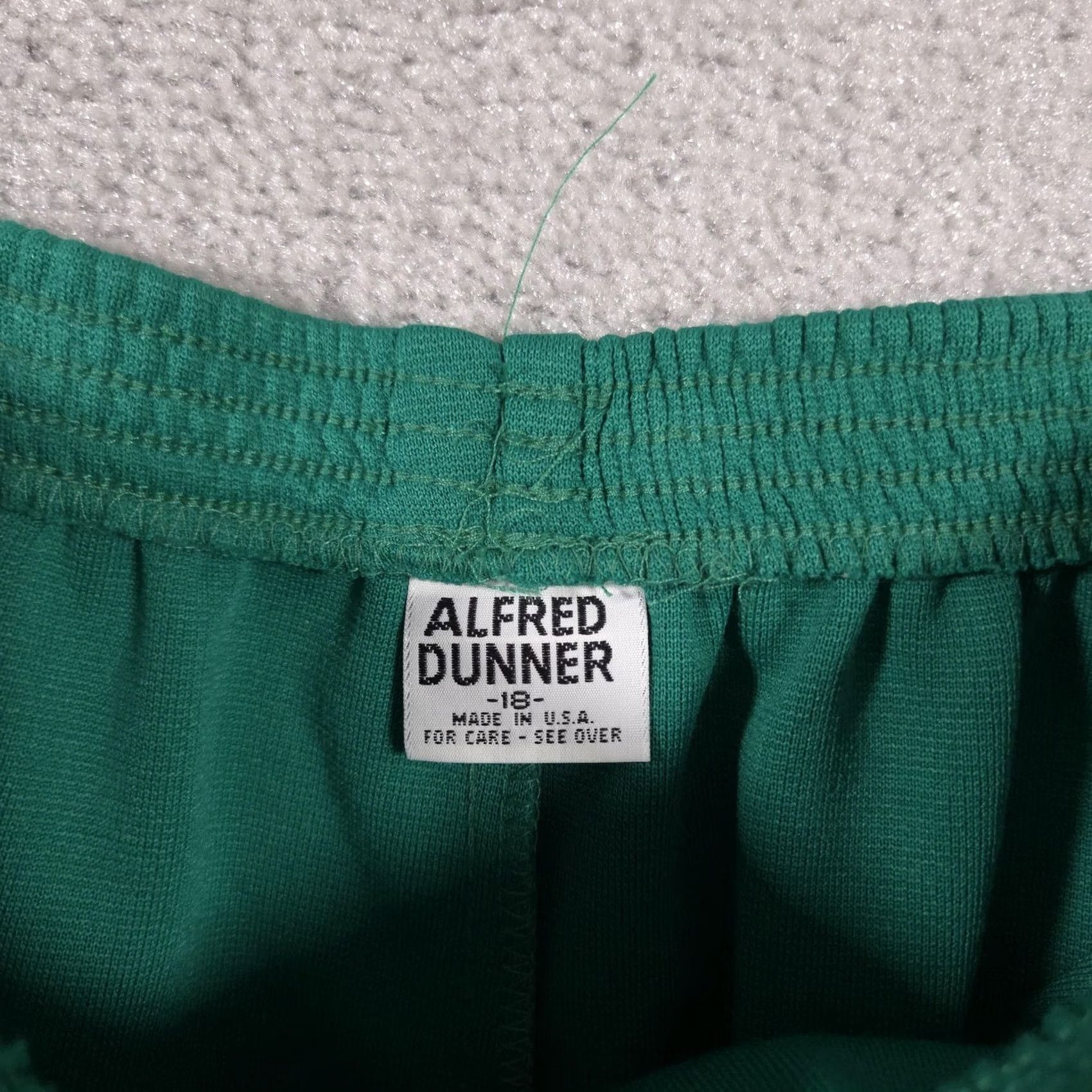 Vintage VINTAGE Alfred Dunner Green Pants Womens 18 Elastic Waist Pockets Made USA Dress Pants Tapered - 28 in Inseam, Petites, XXL? Size 40" / US 18 - 4 Thumbnail