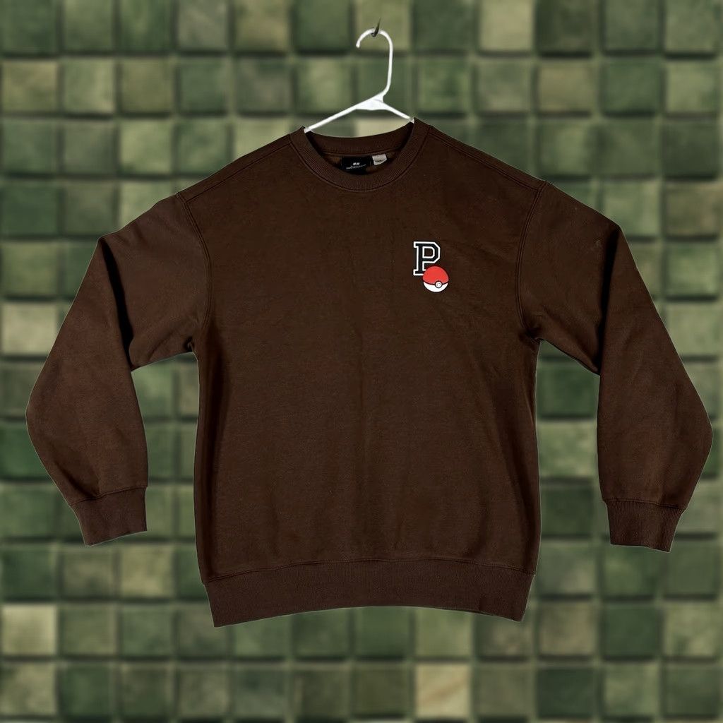 H&M H&M Pikachu Long Sleeve Sweatshirt Mens Small Relaxed Fit Brown Graphic Print Shirt Size US M / EU 48-50 / 2 - 1 Thumbnail