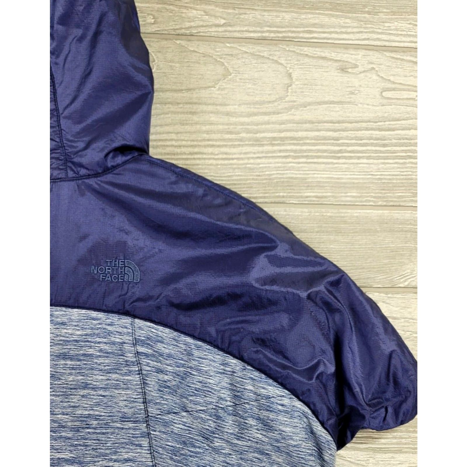 The North Face The North Face Jacket Blue Gray Full Zip S Lightweight Womens Regular Cropped Colorblock Sportswear Front Zip 3-Season Athleisure Size S / US 4 / IT 40 - 5 Thumbnail