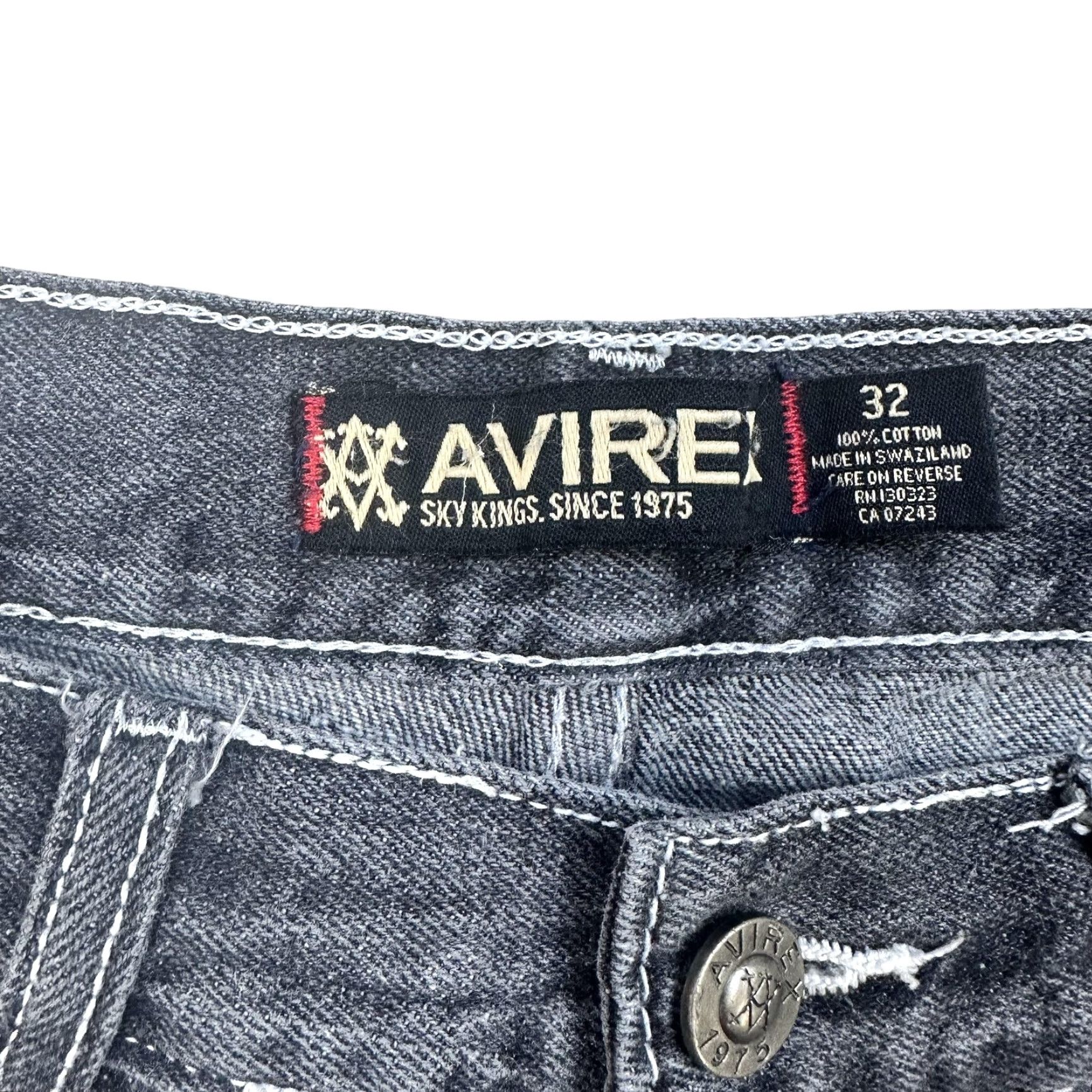 Avirex Avirex Denim Shorts Mens 32 Gray Wash 5-Pocket Bermuda Streetwear Waist 32 Inseam 12 Flat Front Cotton Denim Casual Relaxed Pockets Mens Size US 32 / EU 48 - 3 Thumbnail