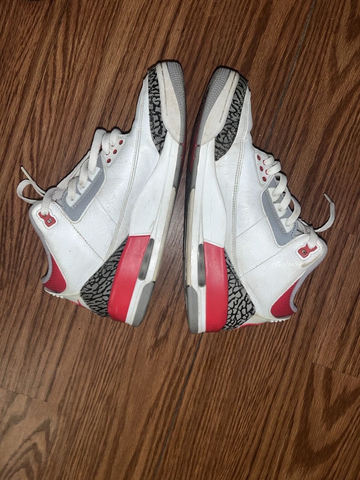 Nike Jordan 3 Fire Red Size US 10 / EU 43 - 3 Thumbnail