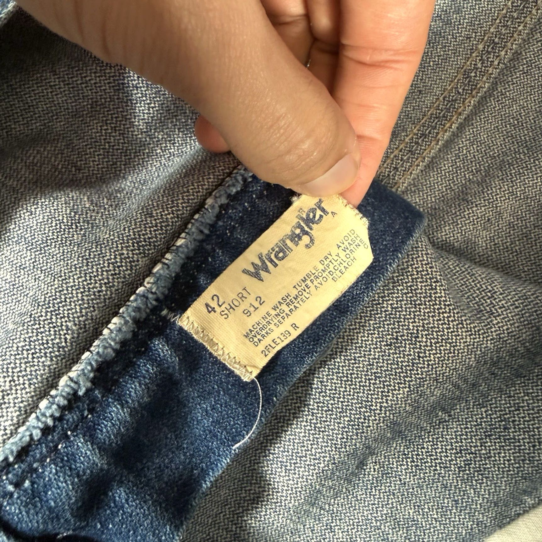Wrangler VINTAGE Wrangler Jeans Straight Fit Mens 38 Regular Blue Denim 5-Pocket USA 90s Leather Patch Logo Zipper Button Waist 38 Inseam 29 Size US 38 / EU 54 - 2 Thumbnail