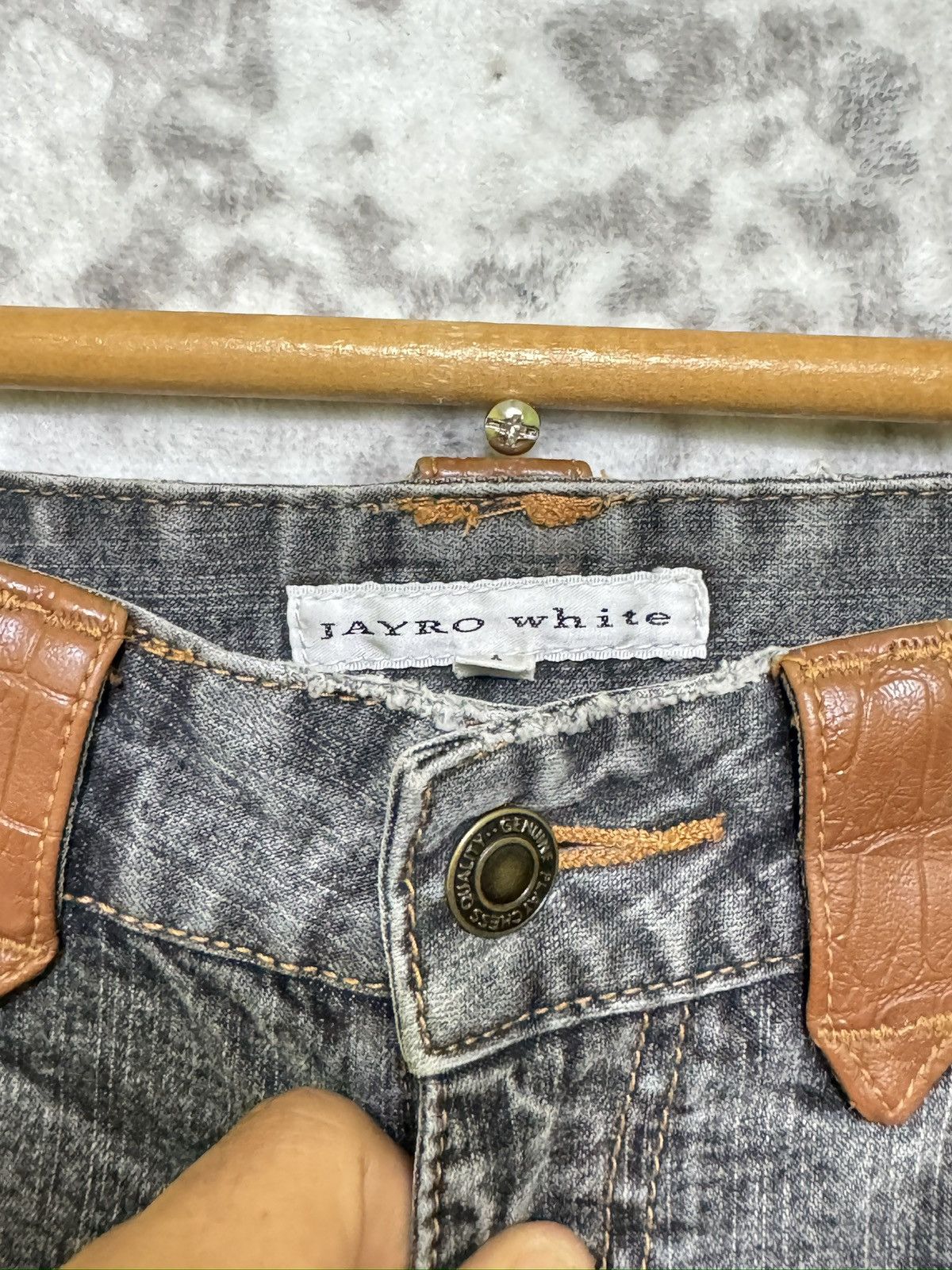 If Six Was Nine Vintage Jayro White Grey Flare Brown Leather Back Pockets Size US 27 - 7 Thumbnail