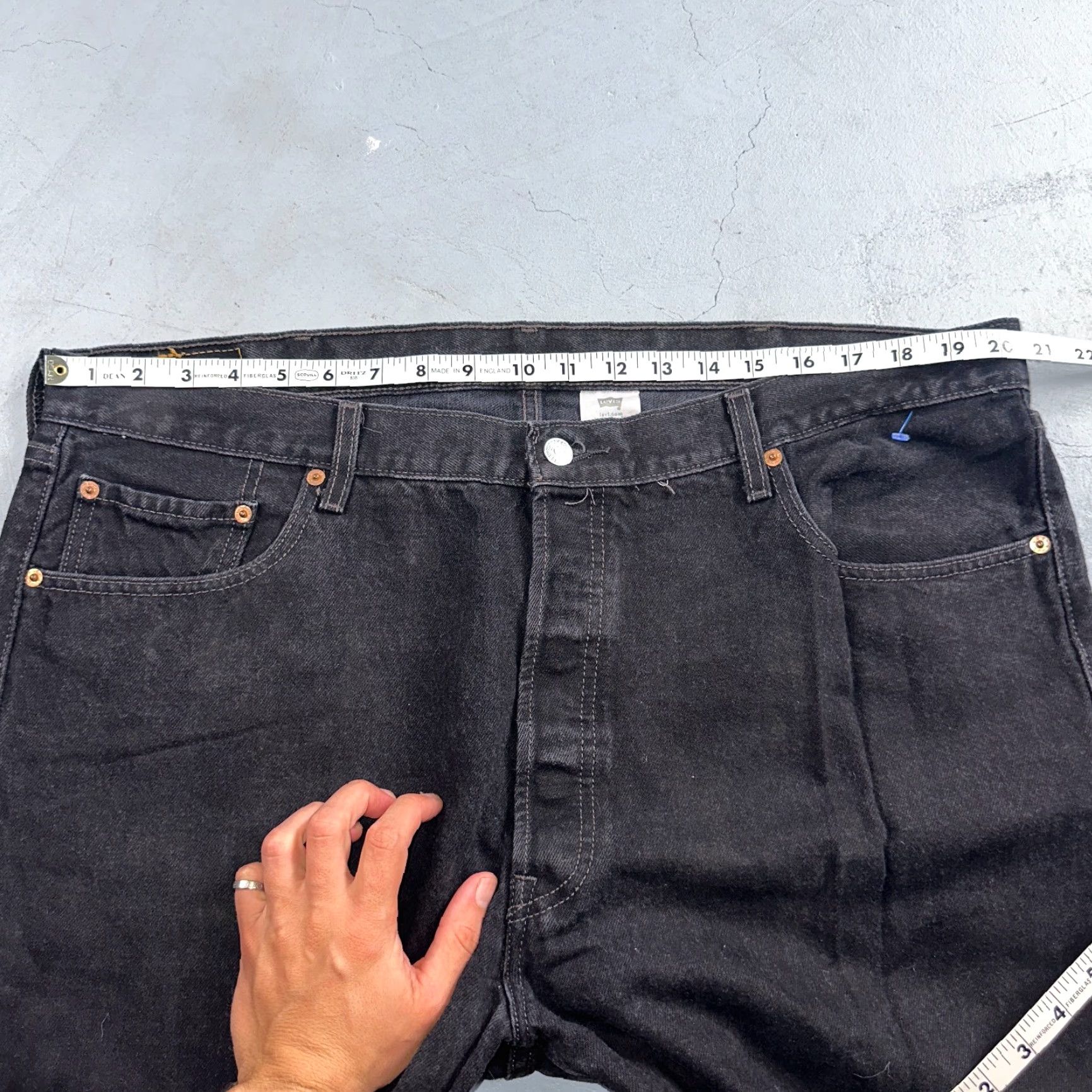Levi's VINTAGE Levi's 501 Jeans - Black Dark Wash, Straight, Mid Rise, 42x32 - Men - Regular Size - 90s Theme - Button Fly Size US 42 / EU 58 - 7 Thumbnail