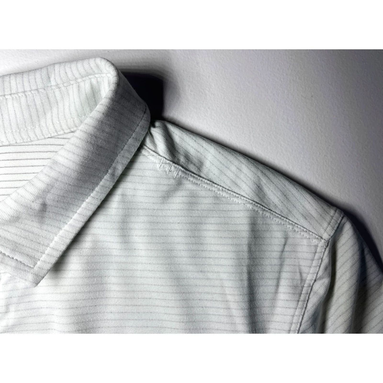 Lululemon Lululemon Men’s Long Sleeve Polo Shirt Striped Sz M Light Green logo Regular Fit Shirt Adults Mens Size US M / EU 48-50 / 2 - 7 Thumbnail