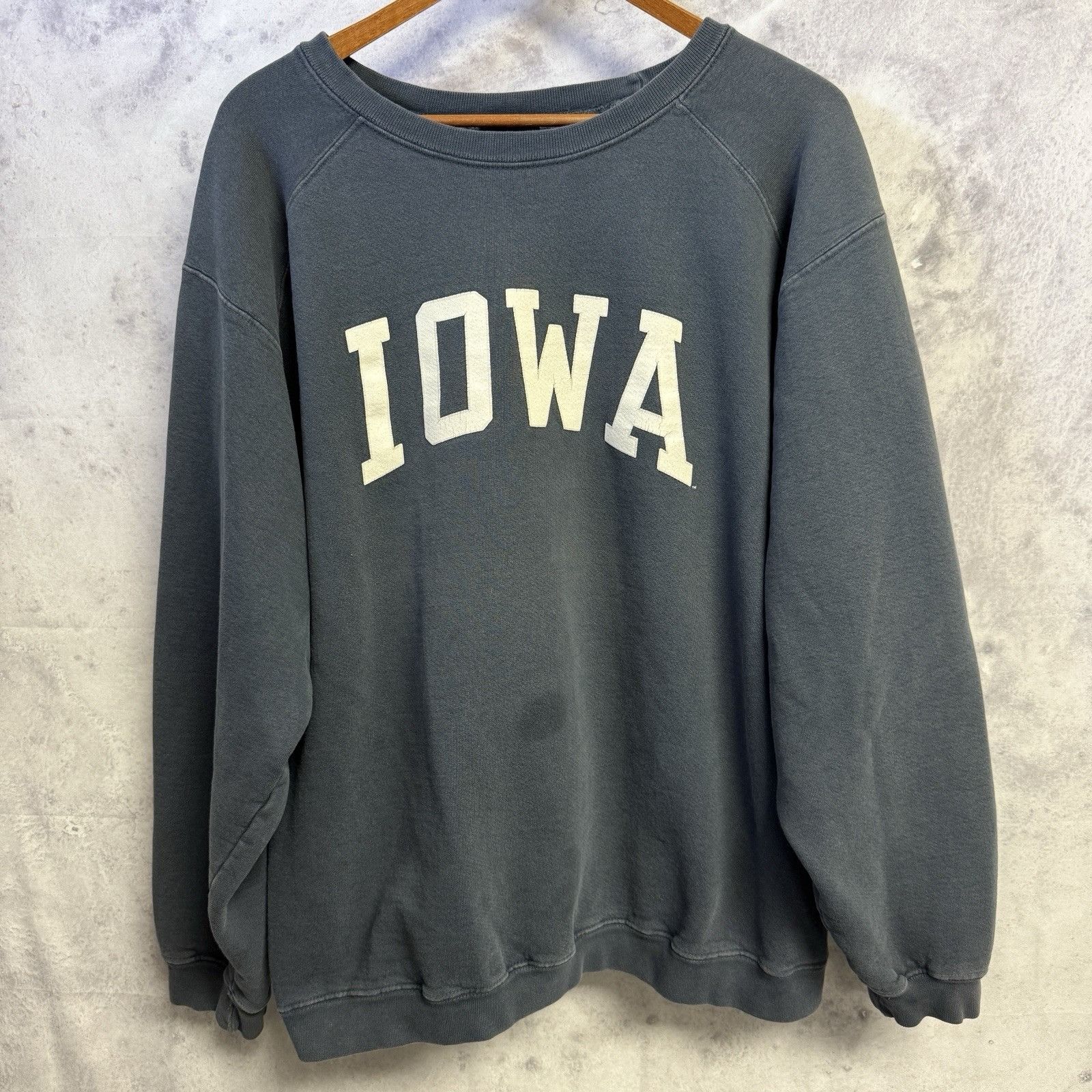 Vintage Vintage 90s Iowa Sweatshirt Mens Large Faded Blue Crew Neck Size US L / EU 52-54 / 3 - 1 Thumbnail