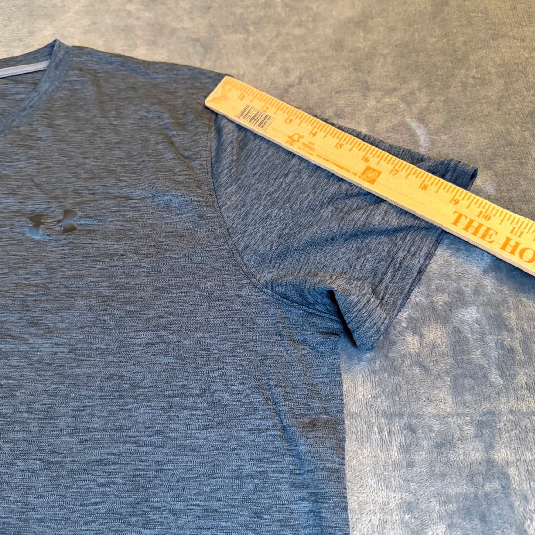 Under Armour Under Armour HeatGear T-Shirt Mens 2XL Loose Short Sleeve V-Neck Gray Charcoal Logo Moisture Wicking Lightweight Stretch Sports Gym Casual Shirt Size US XXL / EU 58 / 5 - 6 Thumbnail