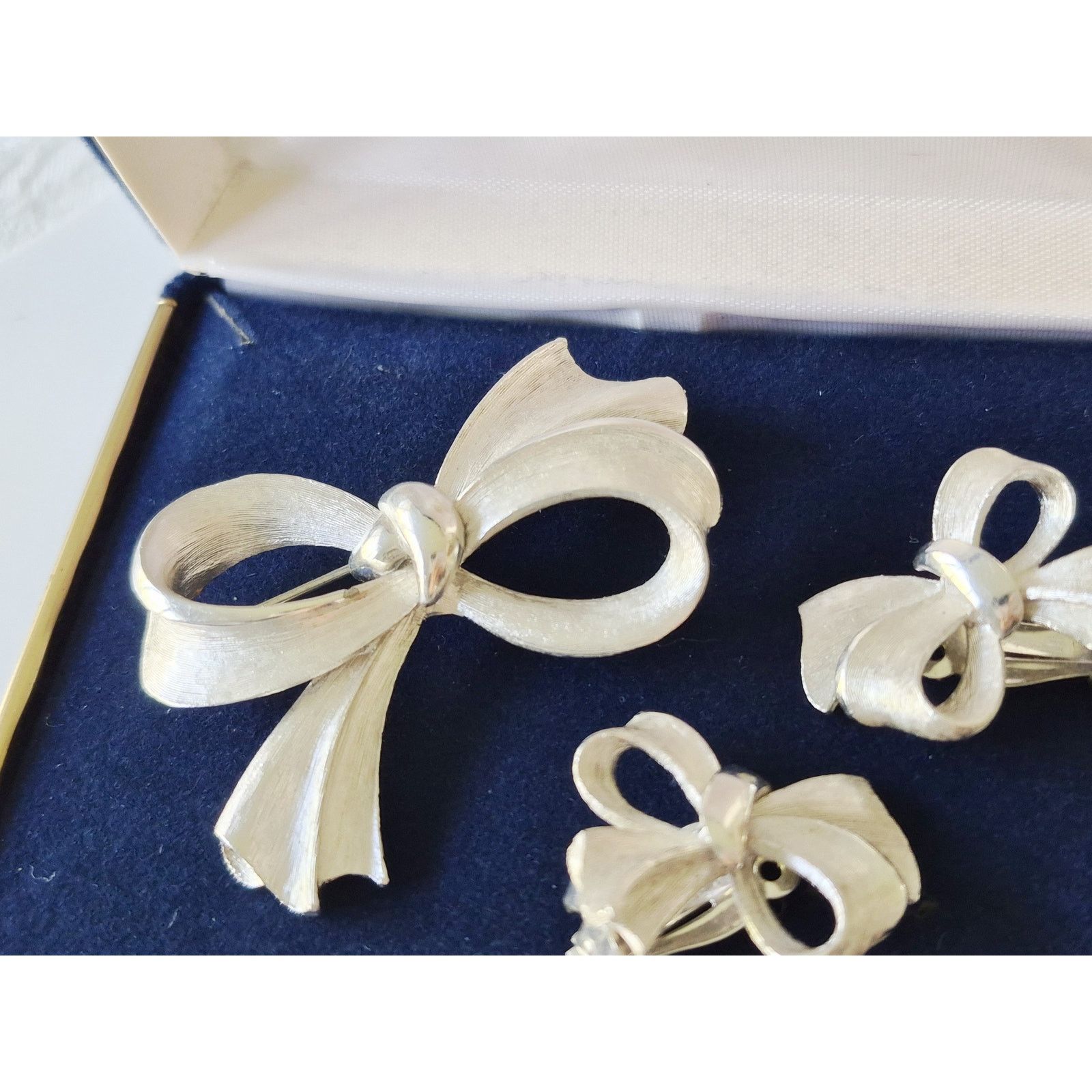 Other Vintage MCM Silver-tone Bow-tie Brooch and Earring Set Size ONE SIZE - 1 Thumbnail