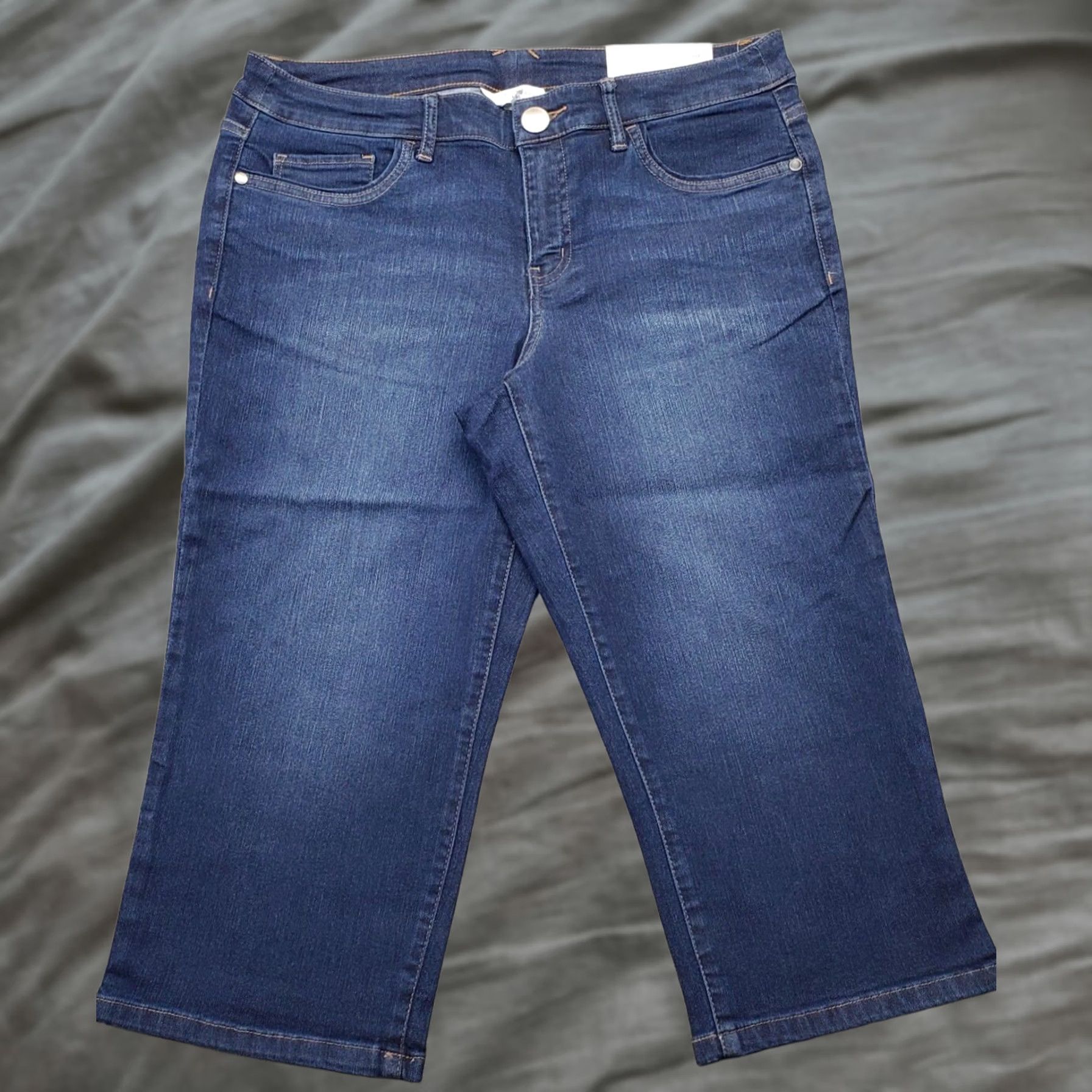 Vintage Christopher & Banks Cropped Jeans Womens Size 10P Blue Denim Mid Rise Shaped Fit Jeans Size 32" / US 10 / IT 46 - 1 Thumbnail