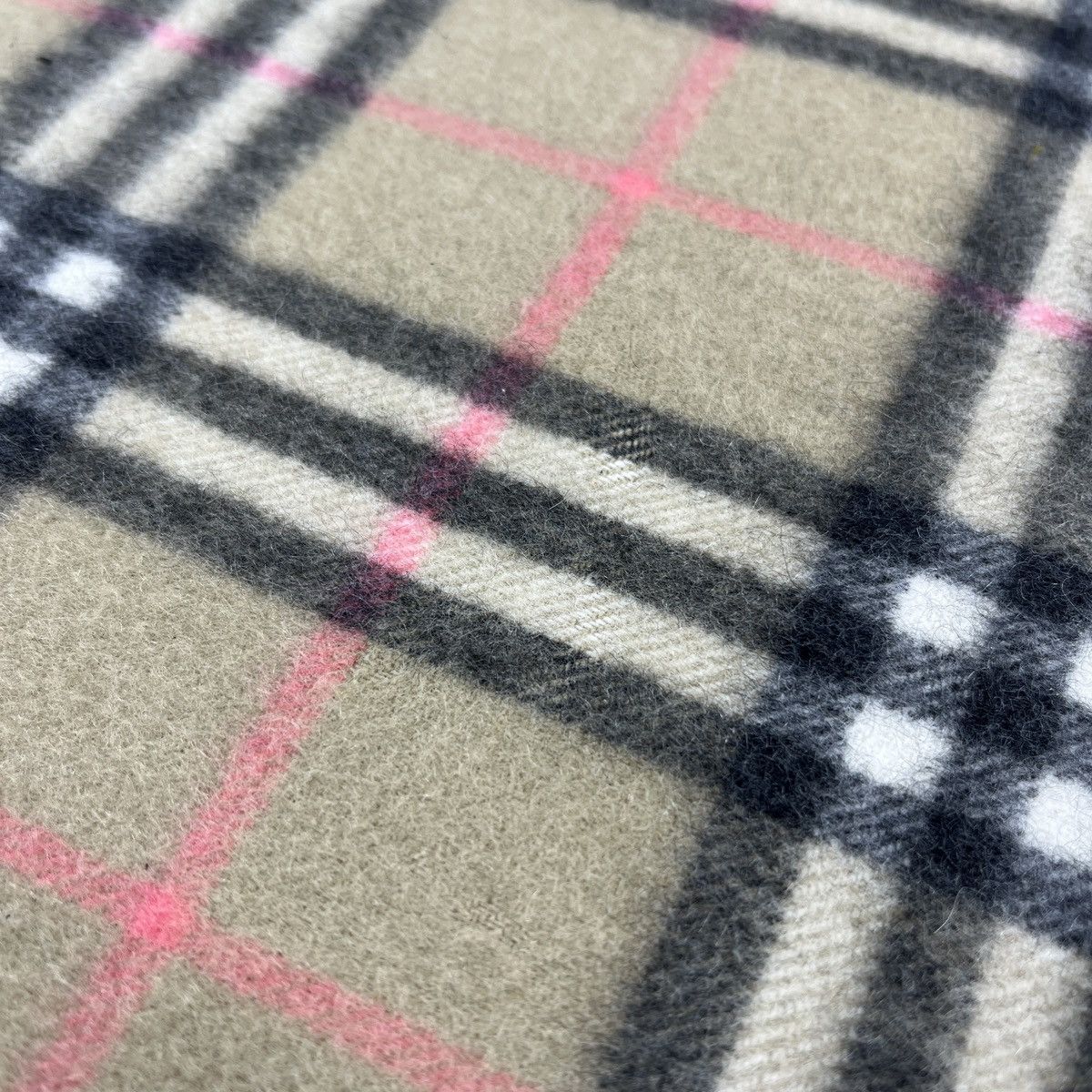 Burberry Burberry Scarf / Muffler / Neckwear T1110 Size ONE SIZE - 8 Thumbnail
