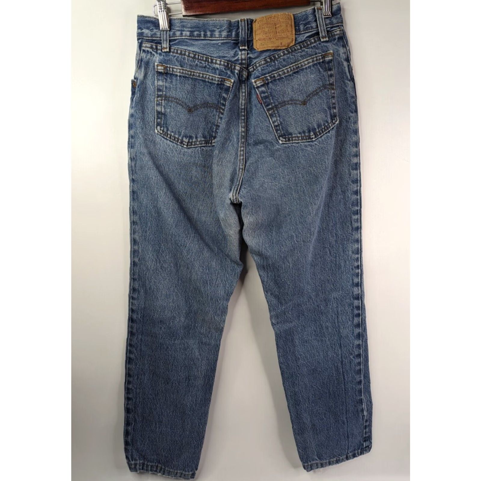 Levi's VINTAGE Levi's 501 Jeans Women Adult Size 15 Distressed Button Fly Denim Blue 5-Pocket Classic Fit Jeans Mens Womens Girls? Size 36" / US 14 / IT 50 - 4 Thumbnail