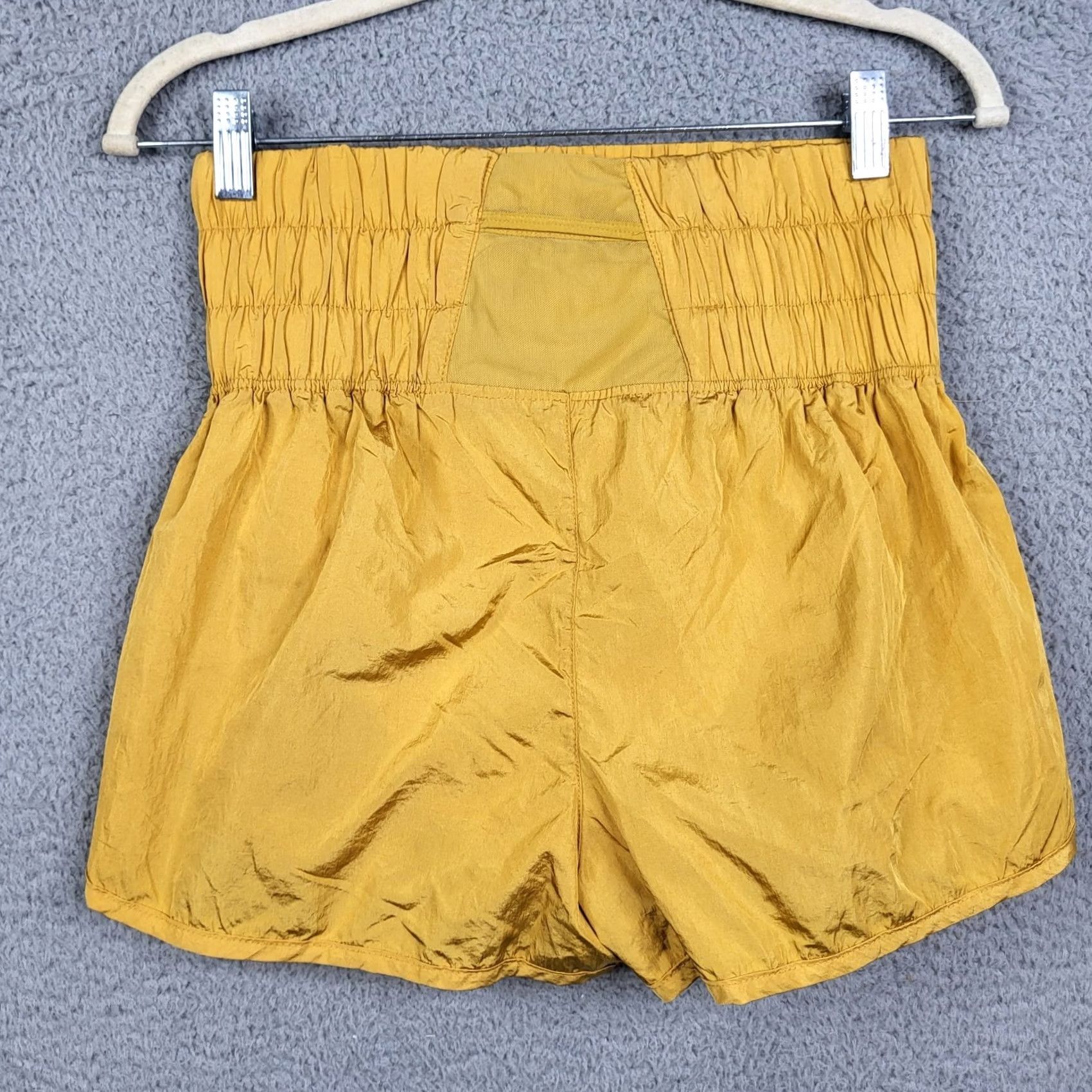Free People Free Movement High rise Women's yellow shorts M Nike Shirt Size 32" / US 10 / IT 46 - 7 Thumbnail