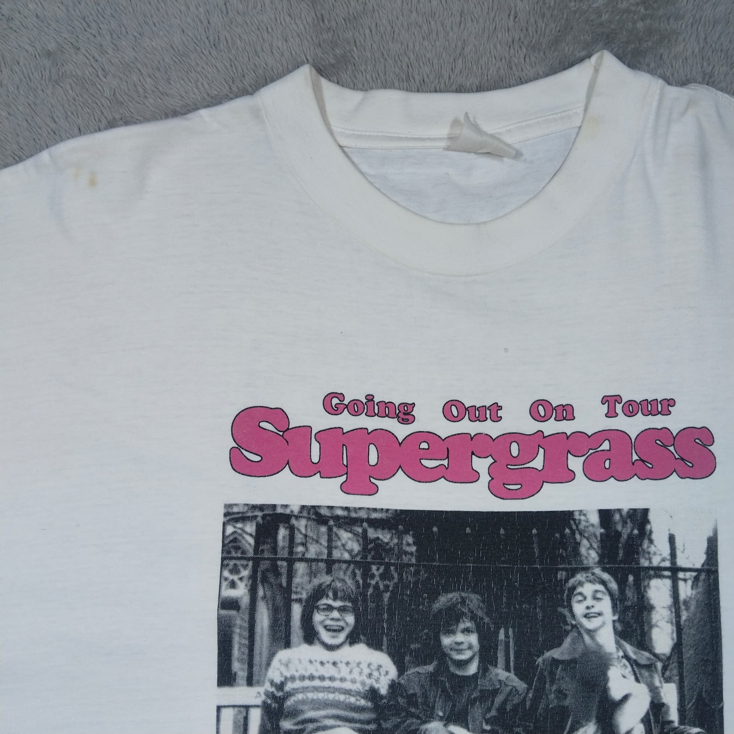 Band Tees VINTAGE DISTRESSED 1996 SUPERGRASS GOING OUT ON TOUR T SHIRT Size US XL / EU 56 / 4 - 5 Thumbnail