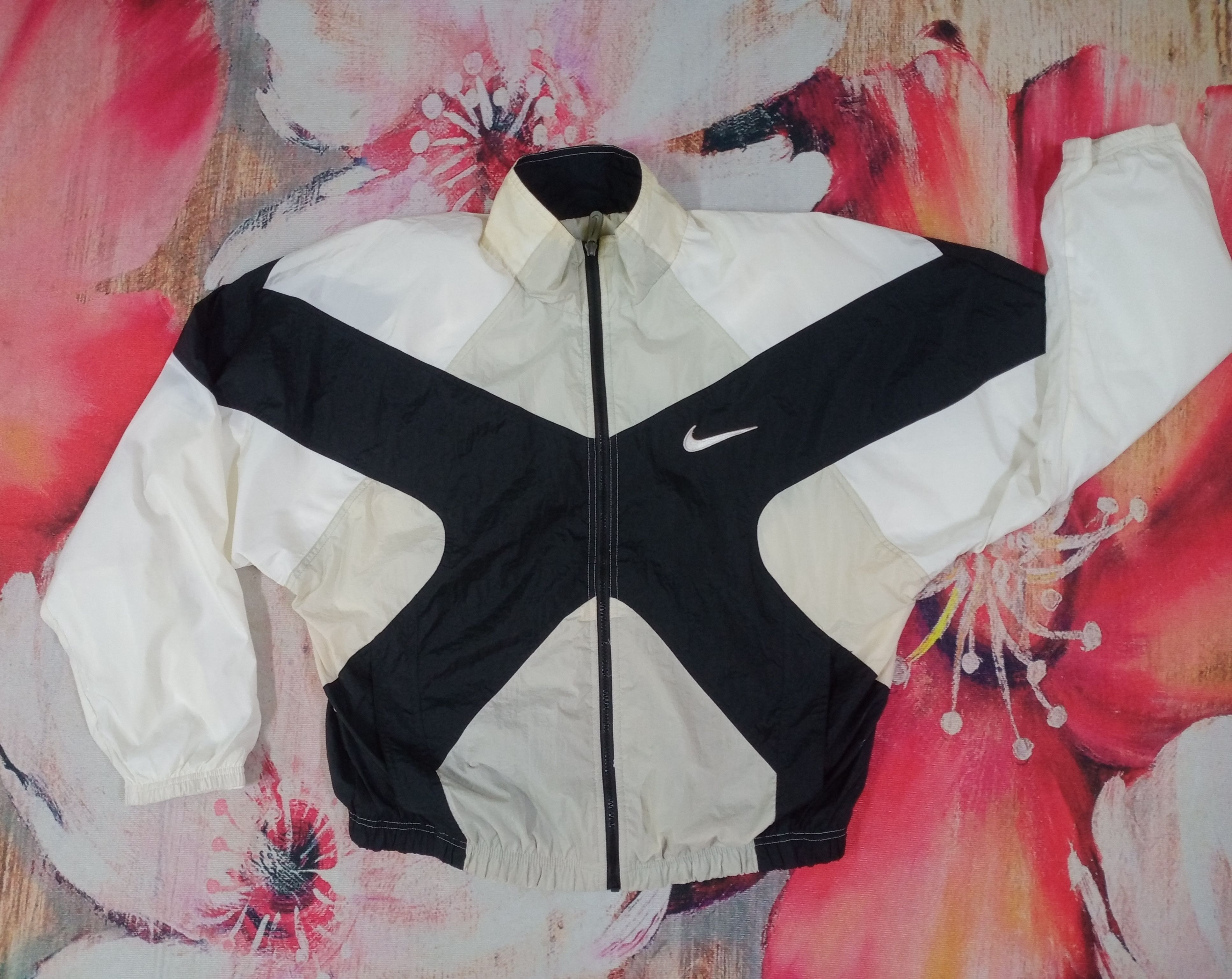 Nike Rare Vintage 90s Nike Big Logo Jacket Size US M / EU 48-50 / 2 - 2 Thumbnail