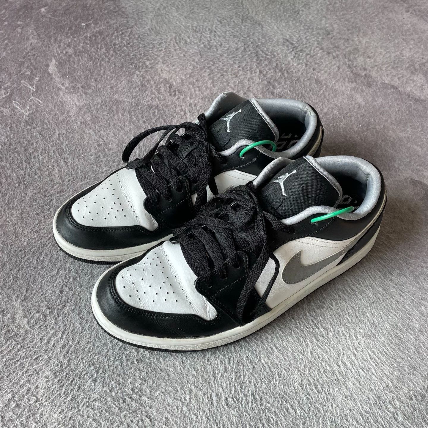 Nike Nike Black Lowtop Sneakers 44 Men Size US 10.5 / EU 43-44 - 1 Thumbnail