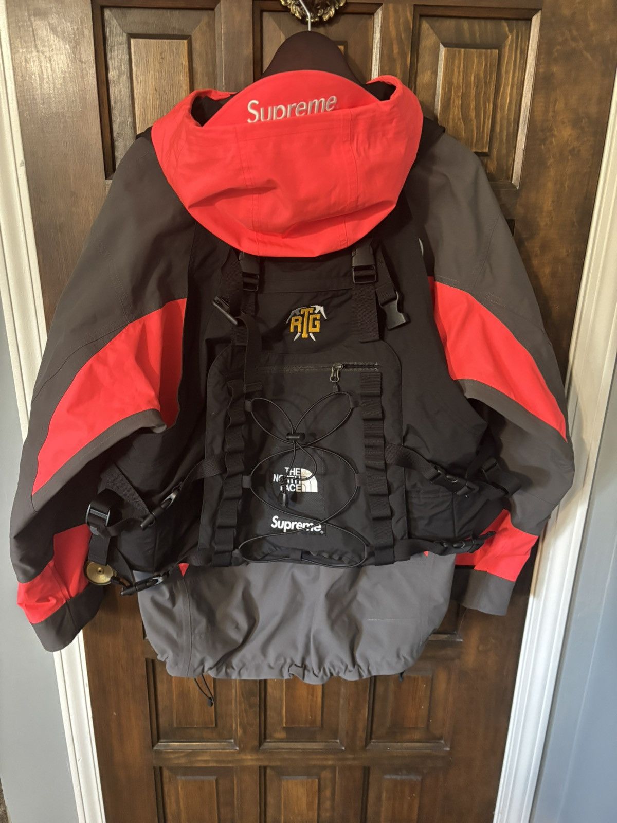 Supreme × The North Face Supreme North Face RTG Jacket RED LARGE Size US L / EU 52-54 / 3 - 4 Thumbnail