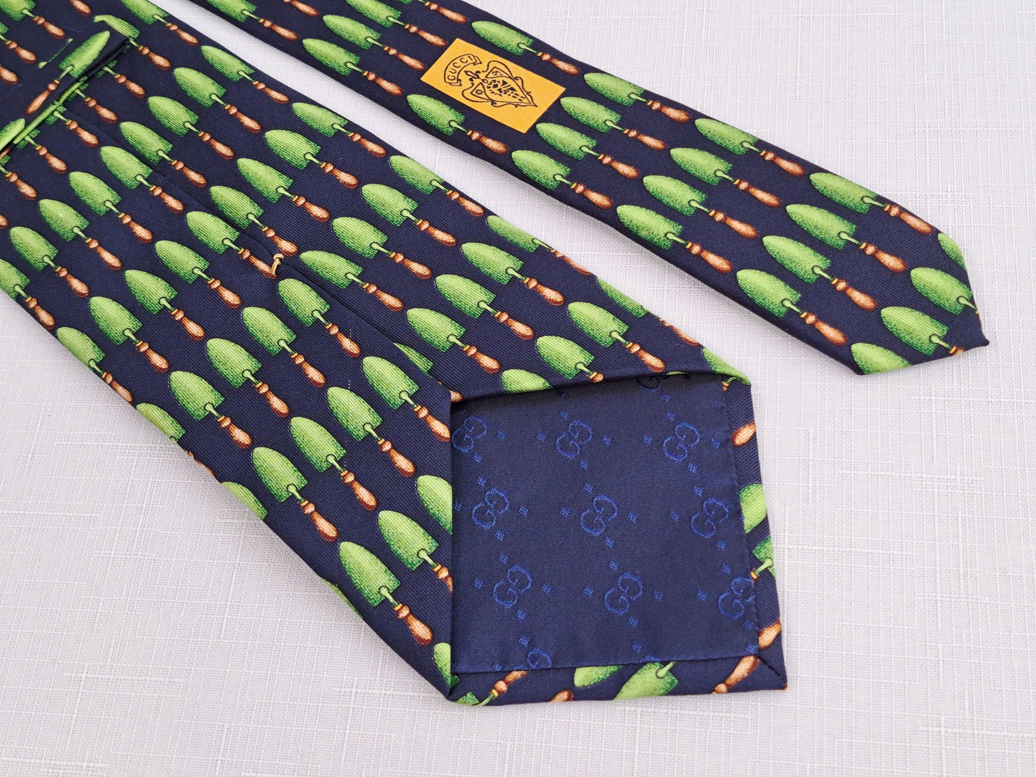 Gucci GUCCI dark blue printed silk tie. Made in Italy. Size ONE SIZE - 7 Thumbnail