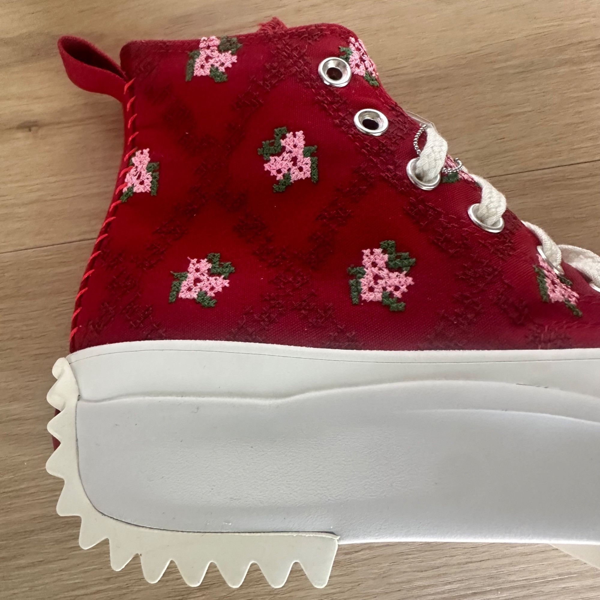 Converse ✨Converse Run Star Hike Sz 6 Men's shoes Cross Stitch Roses Size US 6 / EU 39 - 6 Thumbnail