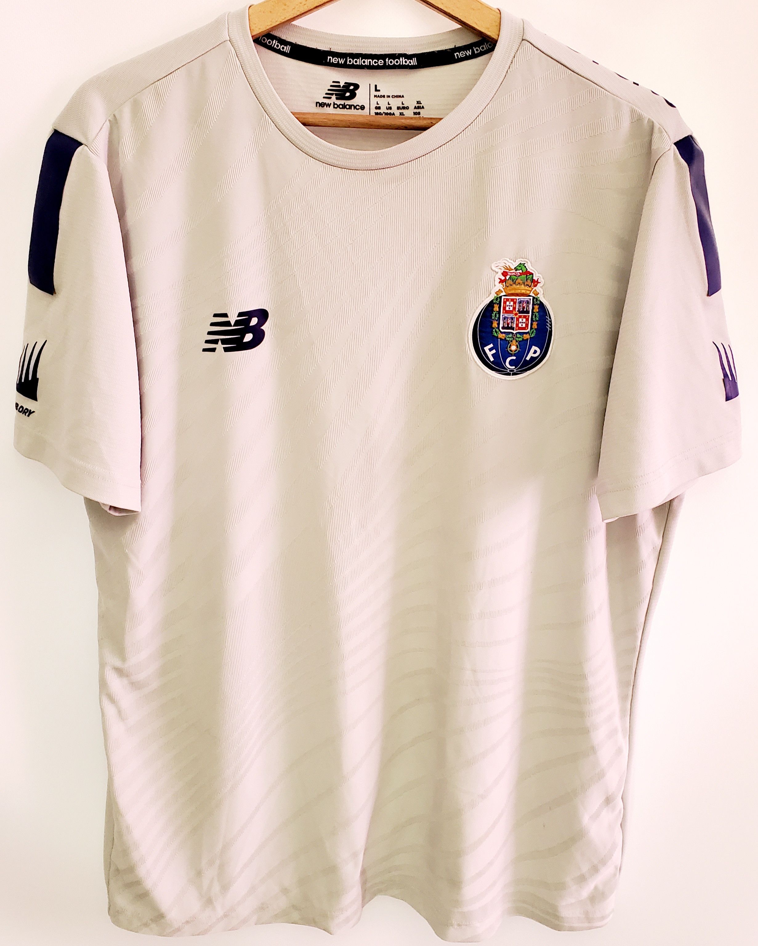 New Balance Fc Porto Pre-game Jersey 2022/23 soccer jersey size L Size US L / EU 52-54 / 3 - 1 Thumbnail