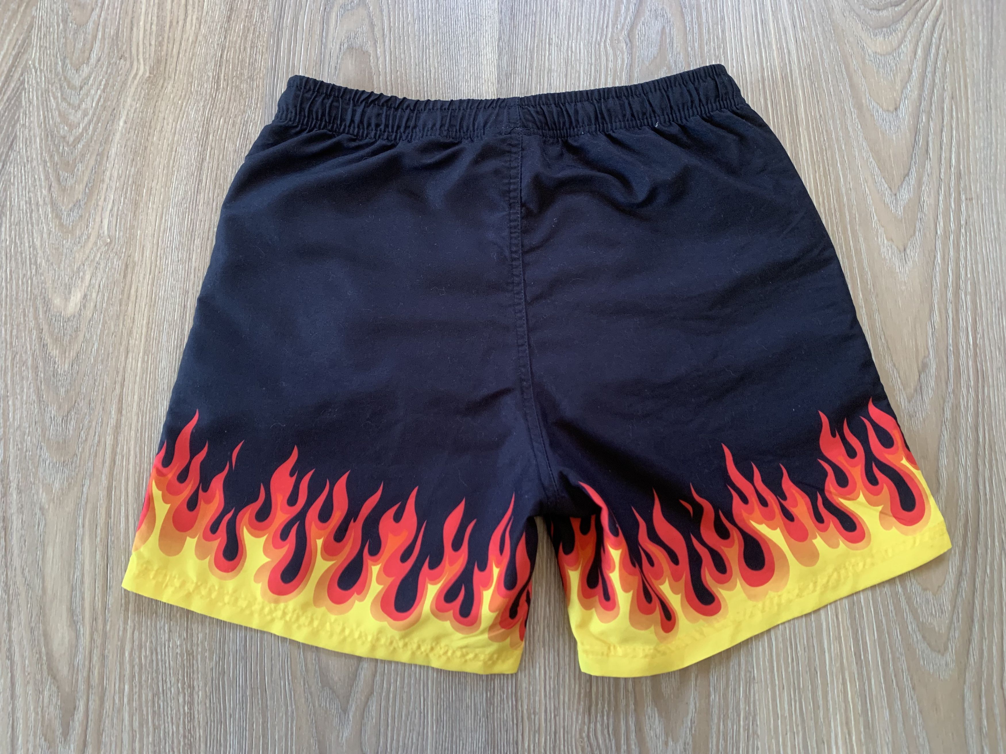 Other Cropp Flames Printed Black Swim Board Shorts Size US 30 / EU 46 - 3 Thumbnail