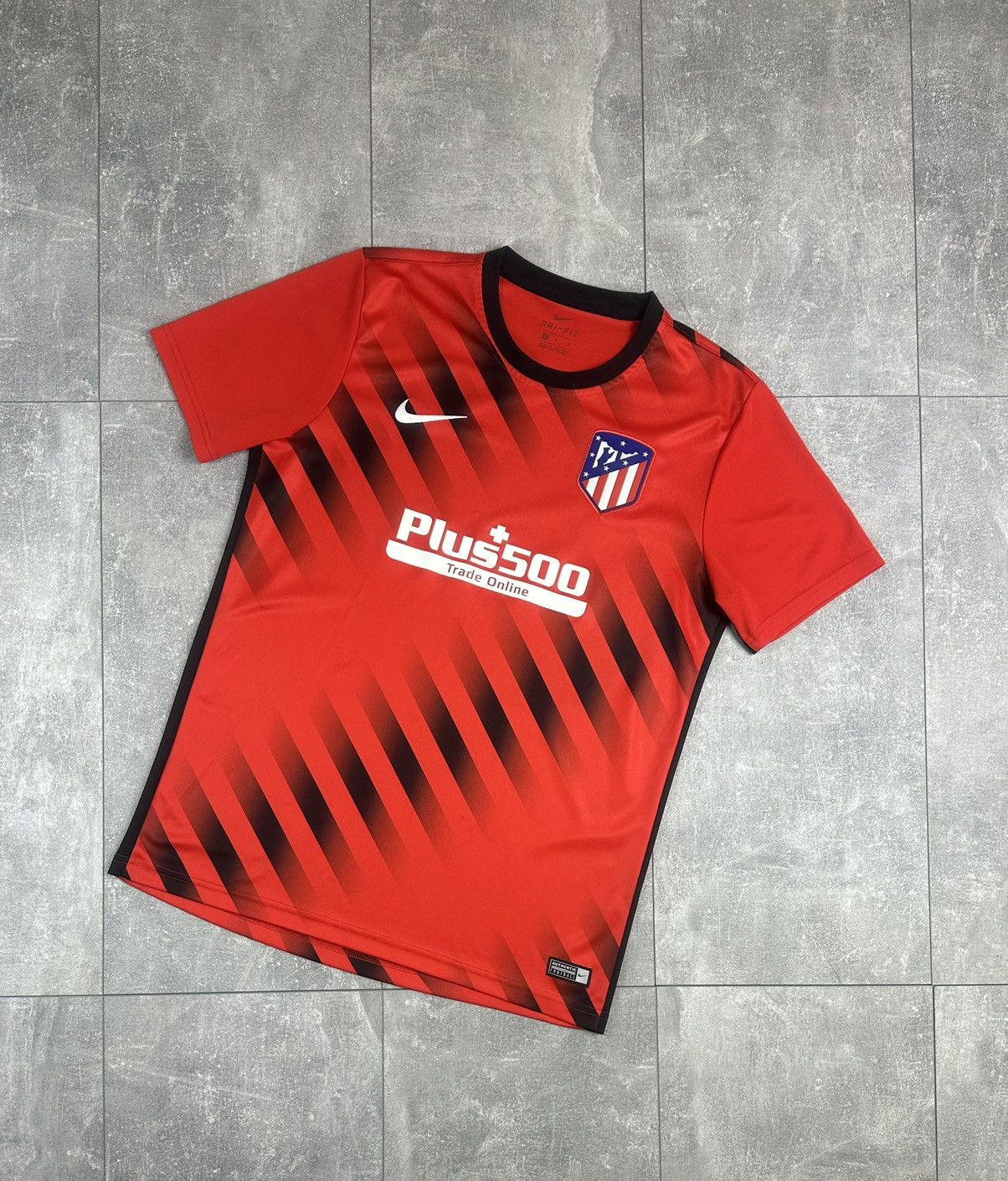 Nike Nike Atletico Madrid Pre Match 2019/20 Soccer Jersey Size US L / EU 52-54 / 3 - 1 Thumbnail