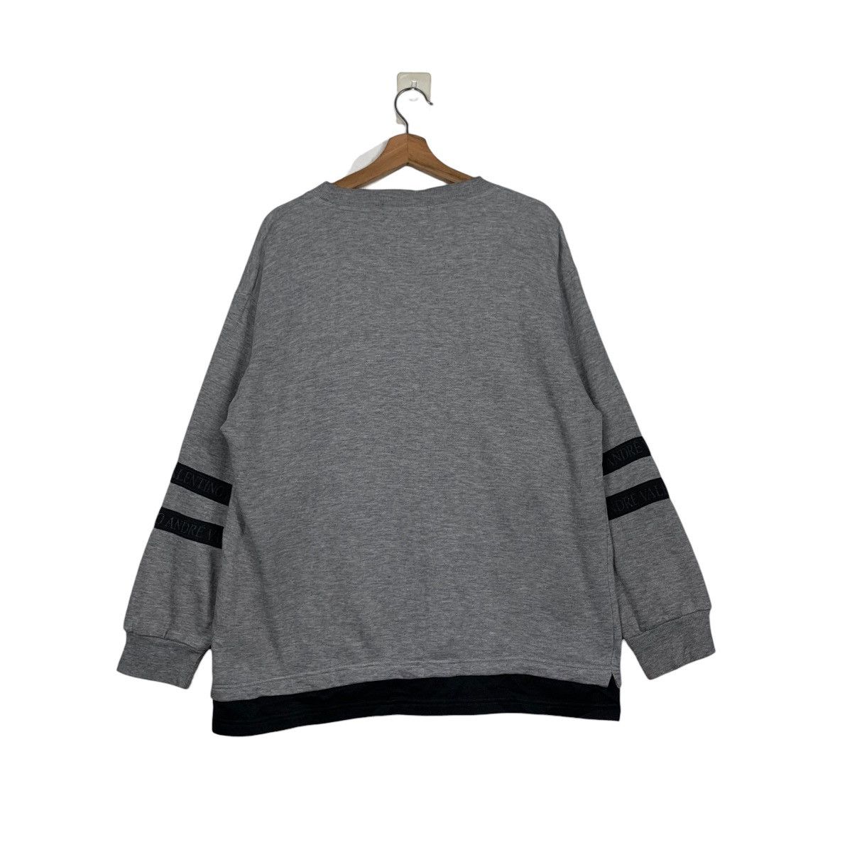Valentino ANDRE VALENTINO Paris Big Logo Sweatshirts #1738-C77 Size US M / EU 48-50 / 2 - 7 Thumbnail
