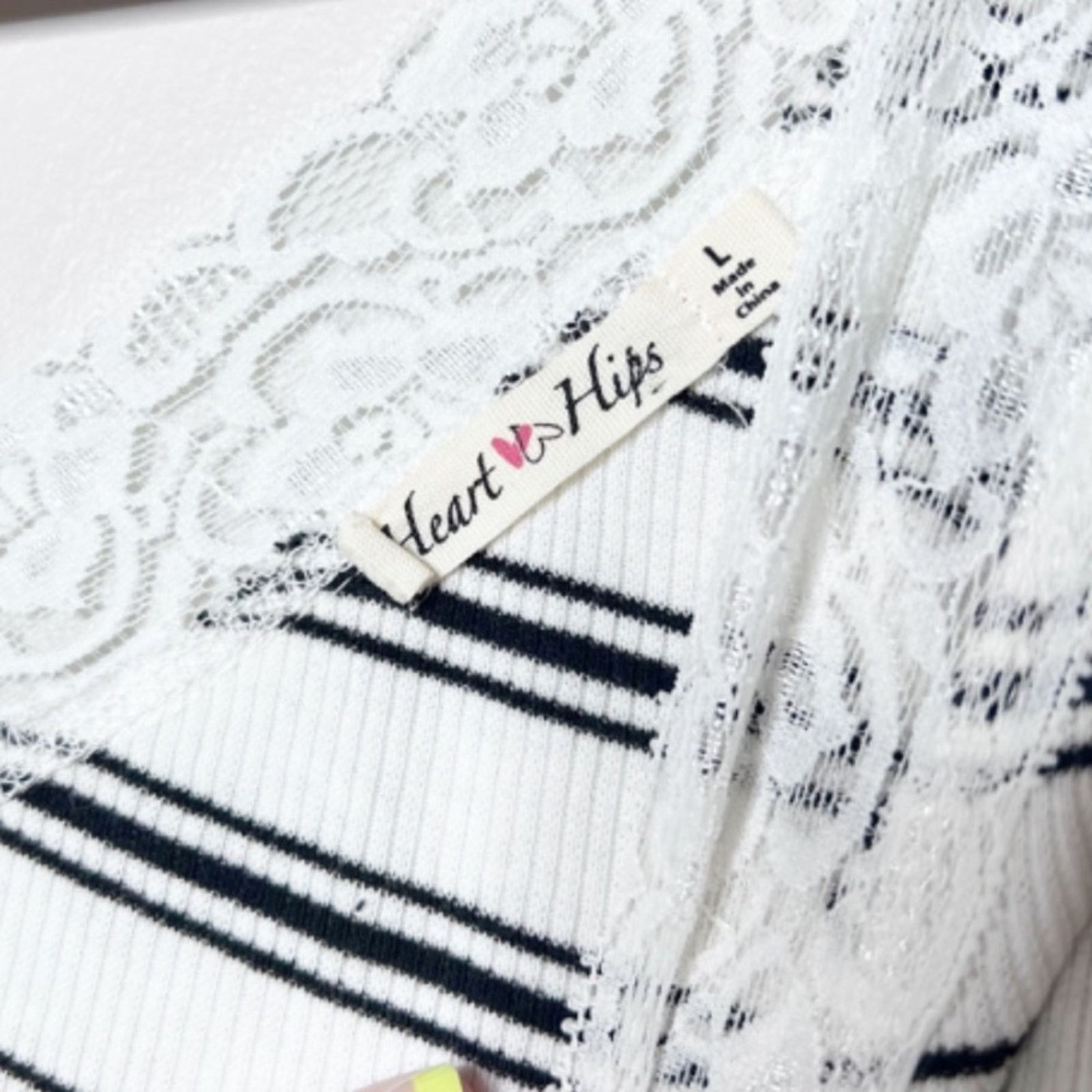 Other Heart & Hips Black & White Striped Lace Ribbed Crop Blouse Size L / US 10 / IT 46 - 14 Thumbnail