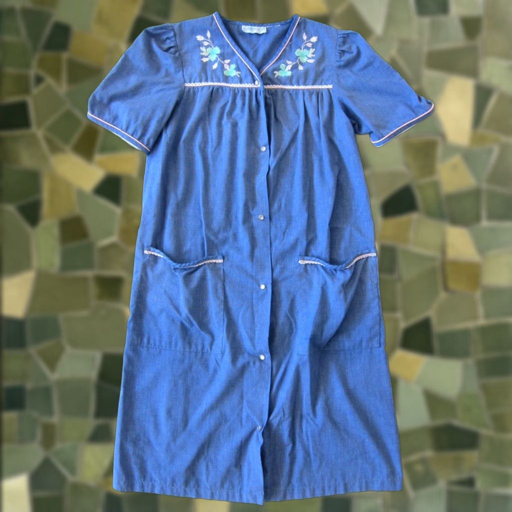 Vintage Lindsay-Lyn Blue Pink Floral Button Down Pocket Nightgown Maxi House Dress S-M Womens Vintage Size S / US 4 / IT 40 - 1 Thumbnail