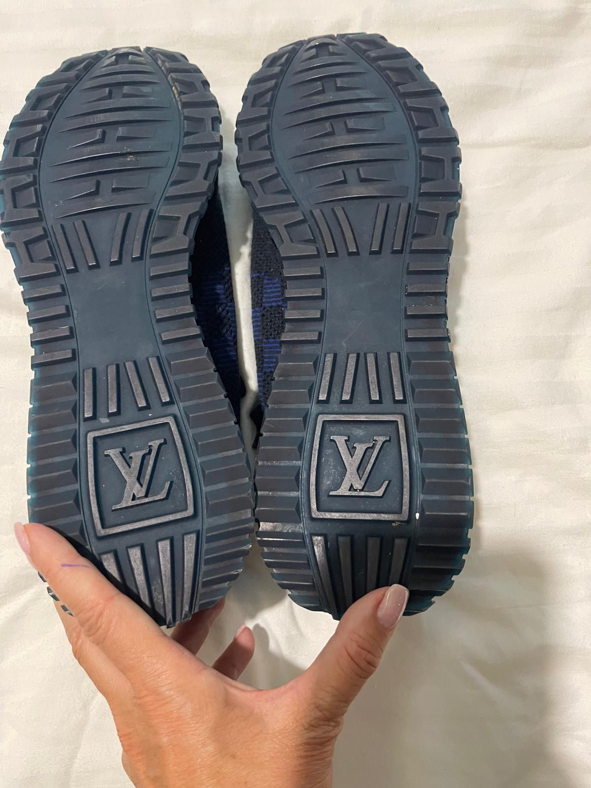 Louis Vuitton LV low top sneakers in great condition size 12 Size US 12 / EU 45 - 6 Thumbnail