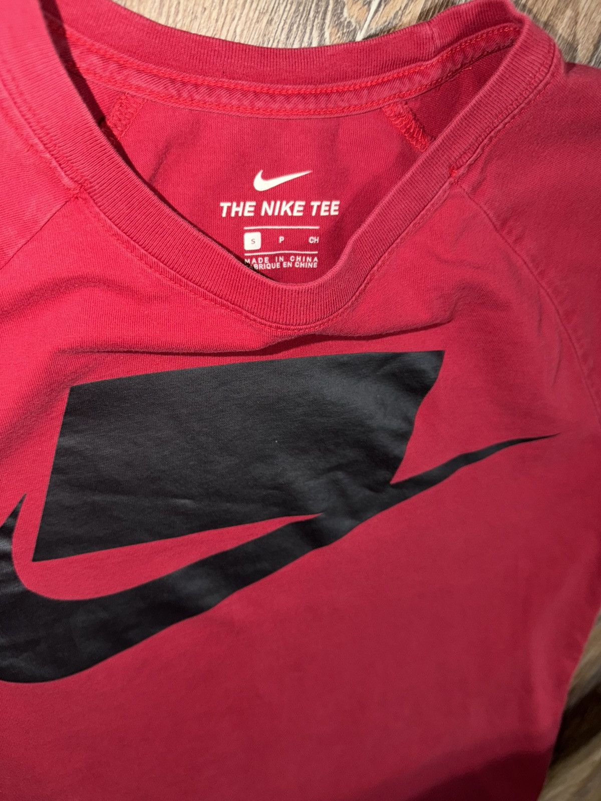 Nike The nike tee NSW logo t-shirt red men’s small Size US S / EU 44-46 / 1 - 3 Thumbnail