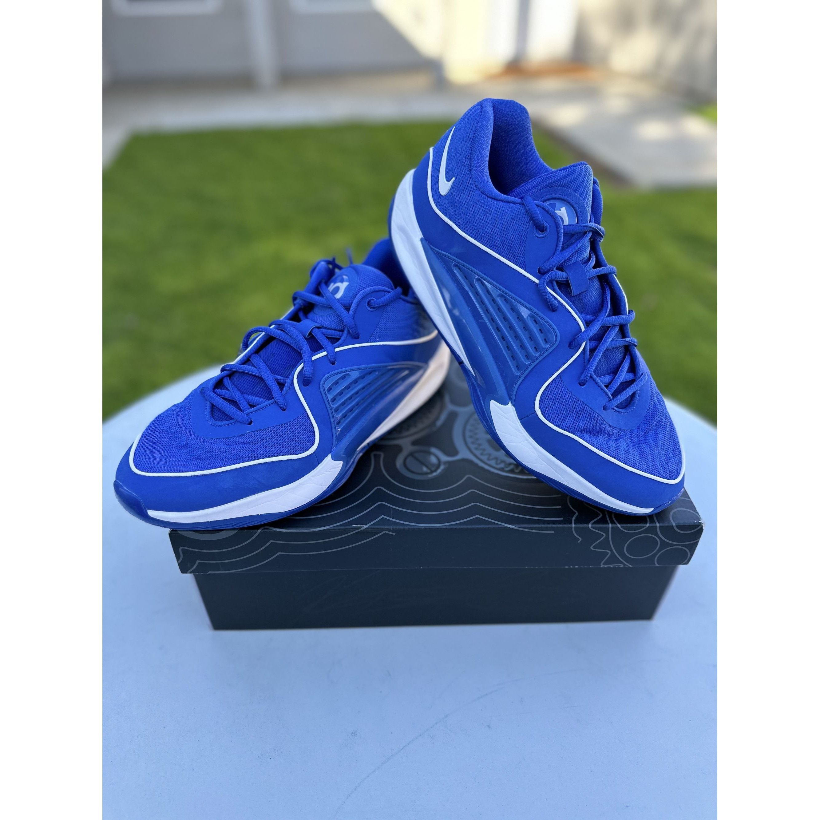 Nike KD16 TB Basketball Shoes (Size 10.5 Mens, 12 Womens) Size US 10.5 / EU 43-44 - 1 Thumbnail
