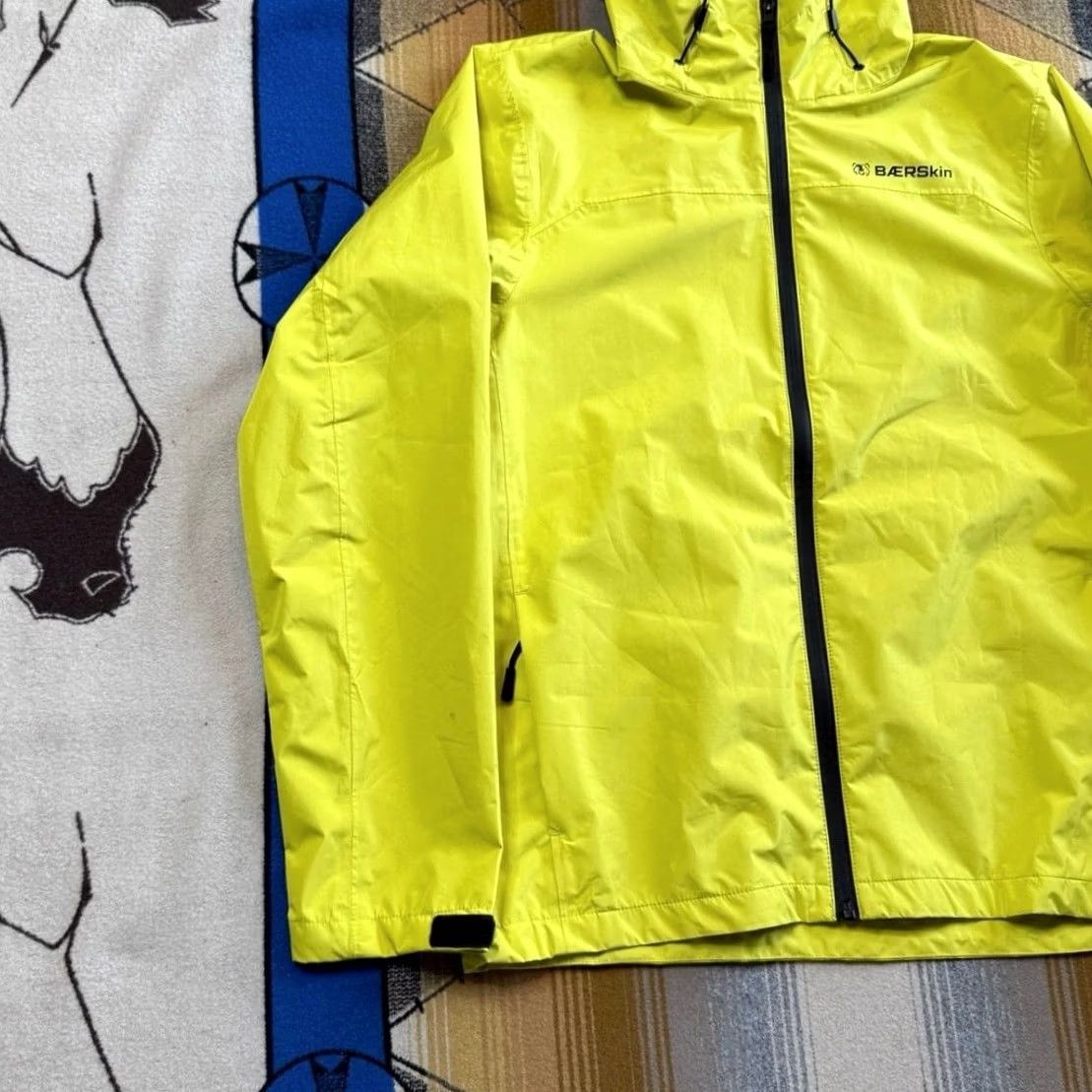 Rains Men's Baerskin Rain Jacket Full Zip Hooded Neon Green Size S Size US S / EU 44-46 / 1 - 7 Thumbnail