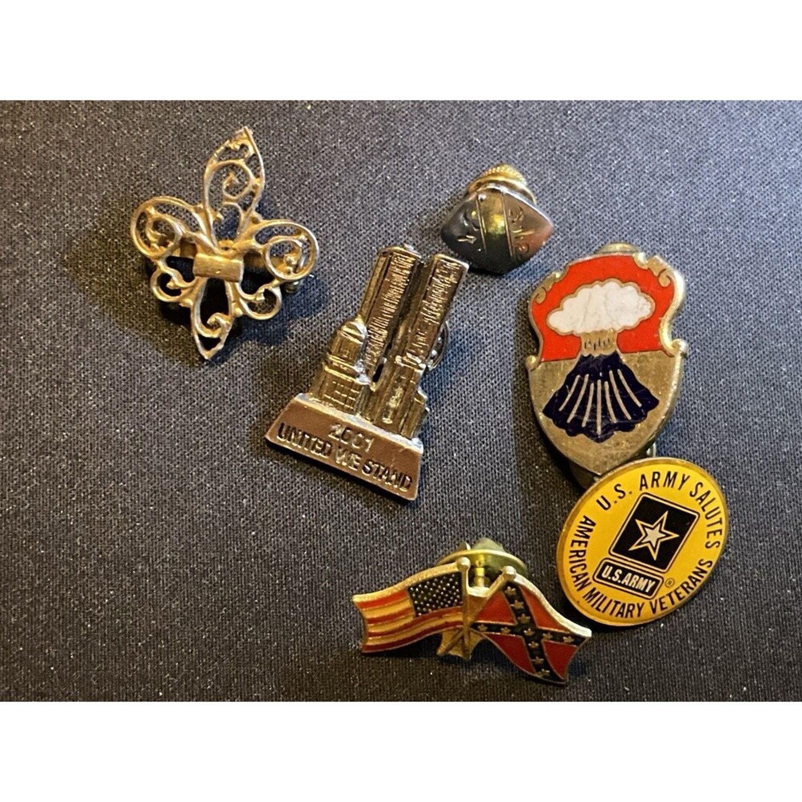 Other Lot Of Relic Pins Size ONE SIZE - 1 Thumbnail
