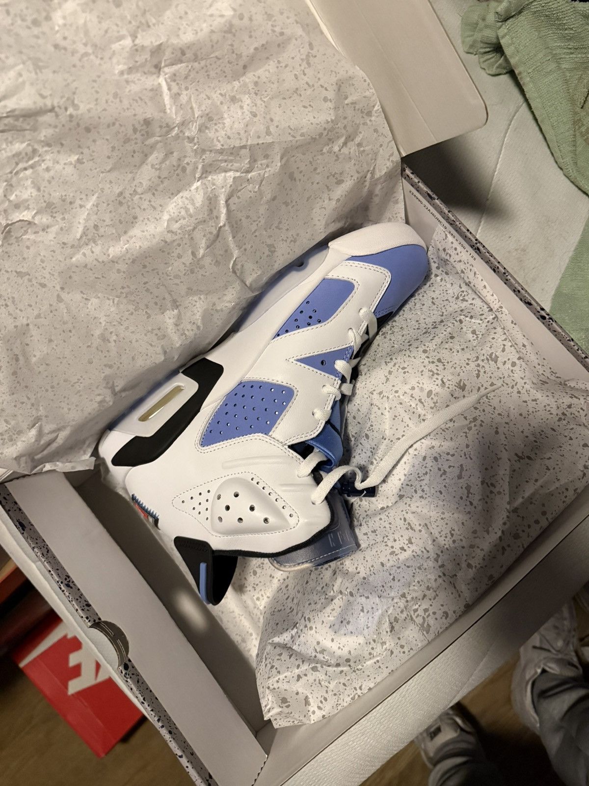 Jordan Brand Jordan 6 UNC Size US 9.5 / EU 42-43 - 2 Thumbnail