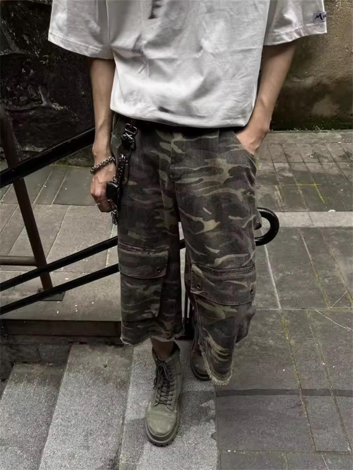 Japanese Brand Camo Cargo Baggy Shorts Pant Size US 31 - 4 Thumbnail