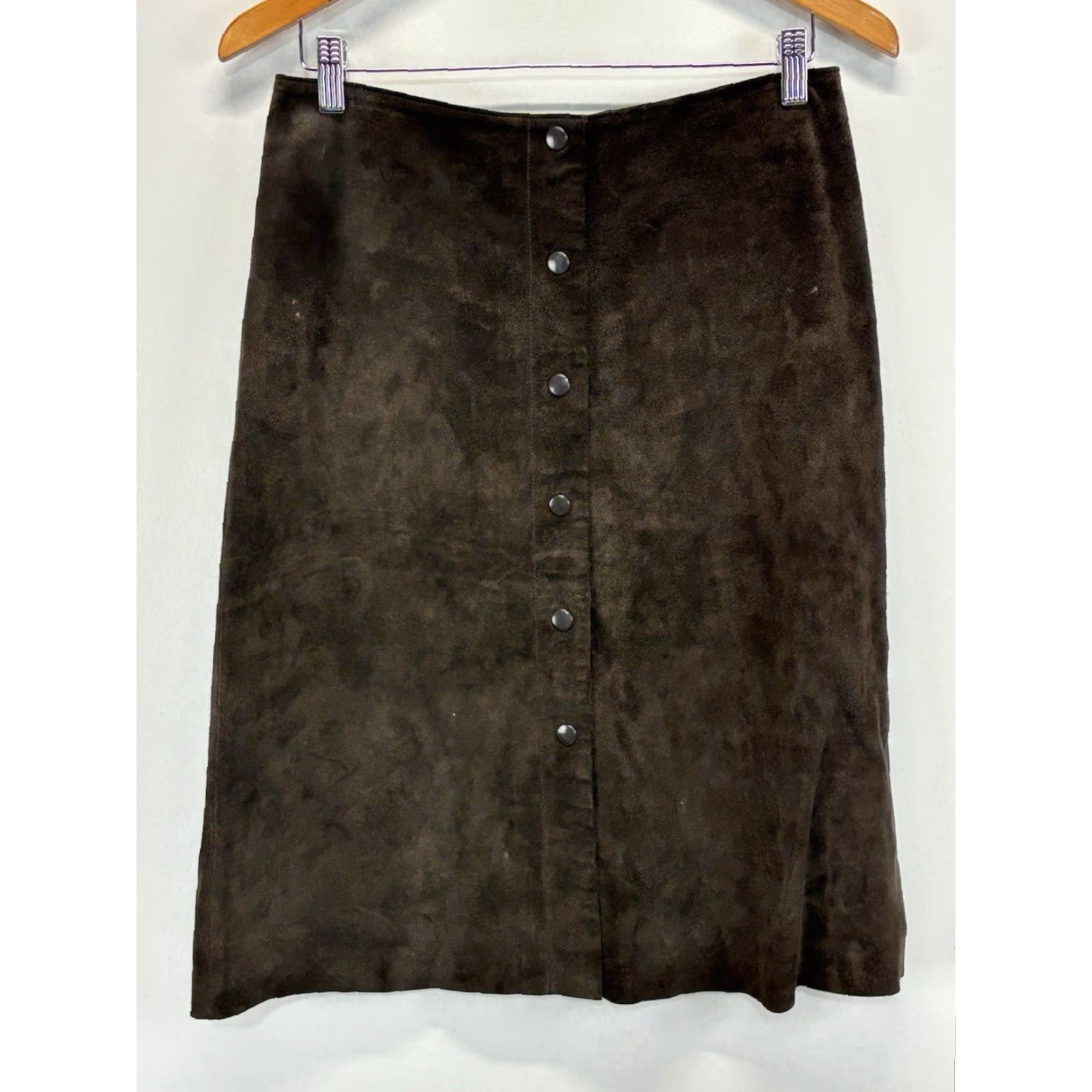 Banana Republic Banana Republic Skirt Women’s 8 Knee Length Suede Brown Snap Front A-Line Leather Accessories: Snaps 90s Preppy Academia City Old Money Womens Size 30" / US 8 / IT 44 - 2 Thumbnail