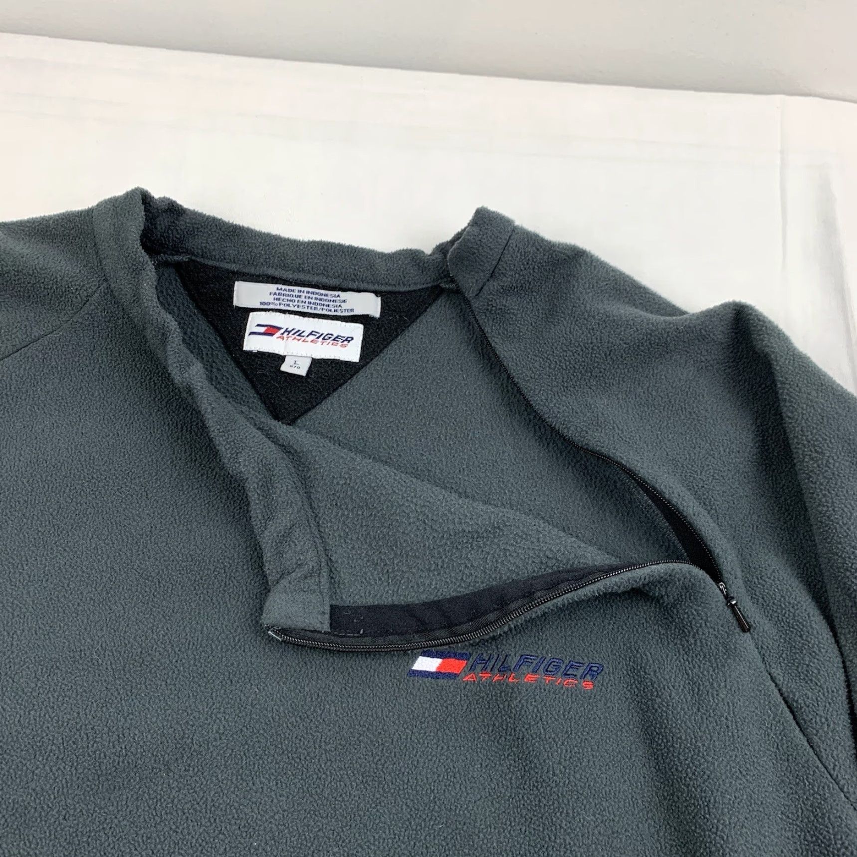 Tommy Hilfiger Vintage Tommy Hilfiger Athletics Fleece Pullover Jacket Adult Large Gray Zip 90s Size US L / EU 52-54 / 3 - 5 Thumbnail