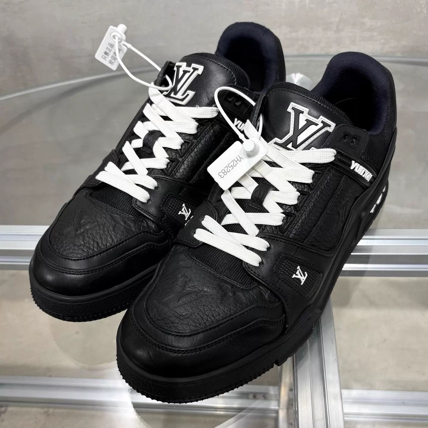 Louis Vuitton LV Trainer Black UK7 (41) YH25283 Size US 8 / EU 41 - 2 Thumbnail
