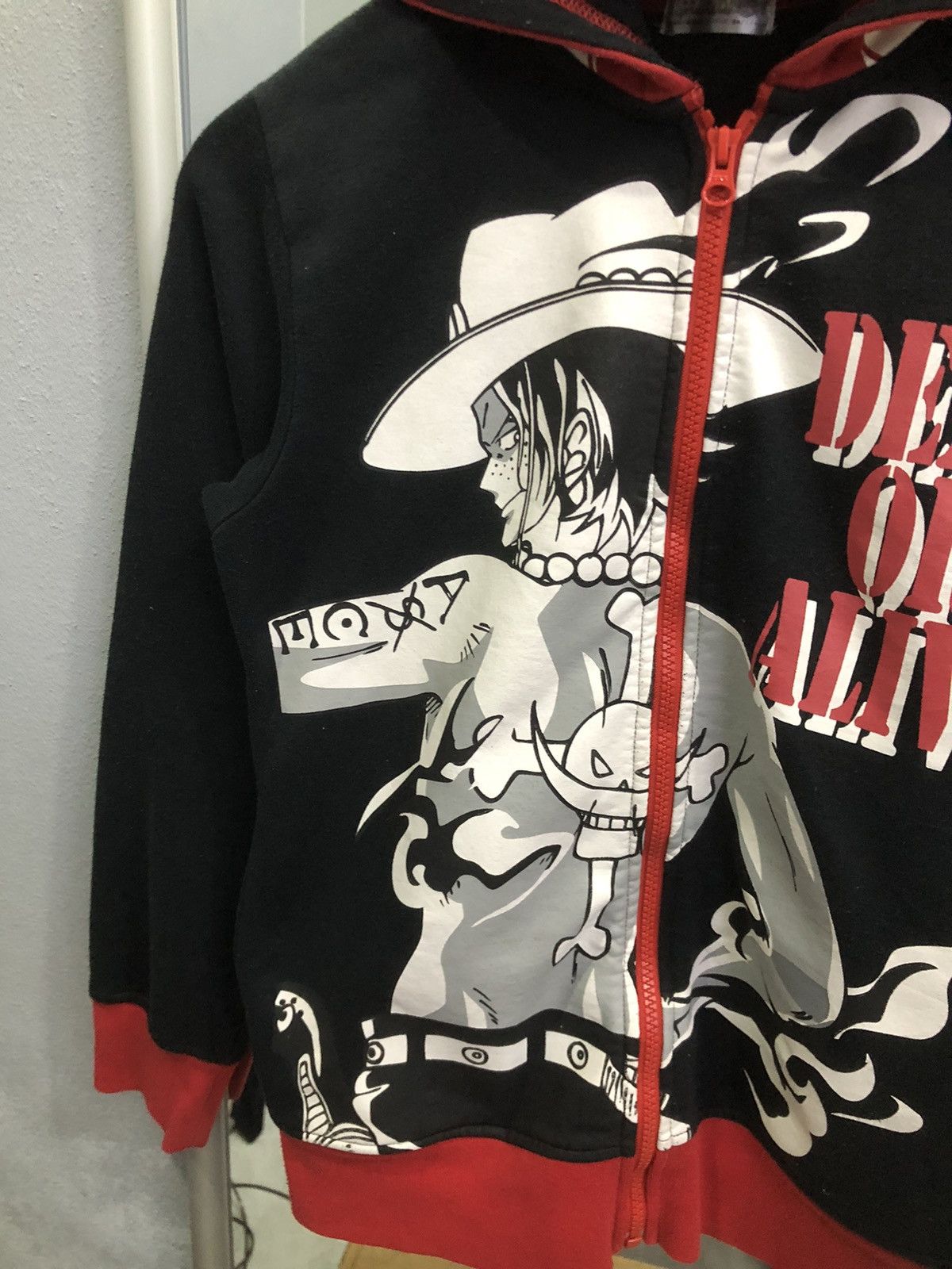 One Piece Vintage One Piece Portgas D. Ace Zip Hoodie Flame Red/Black Size US S / EU 44-46 / 1 - 6 Thumbnail