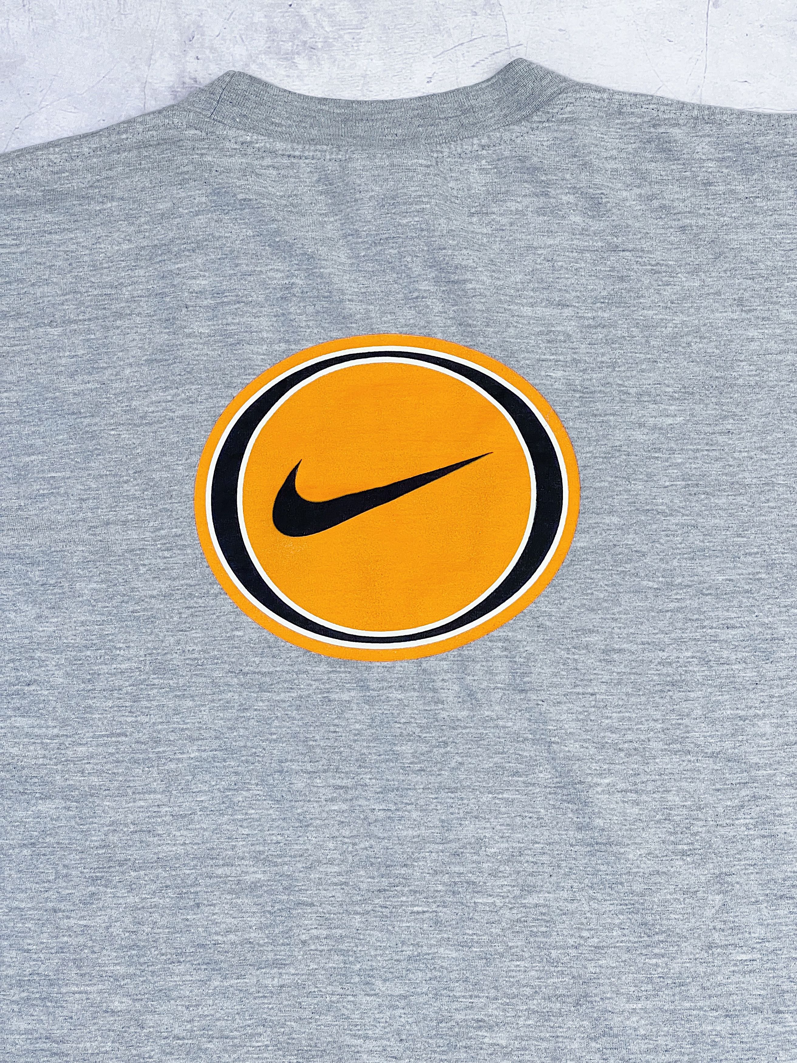 Nike × Vintage Vintage Nike T-Shirt Basketball Big Swoosh Logo Size US M / EU 48-50 / 2 - 5 Thumbnail