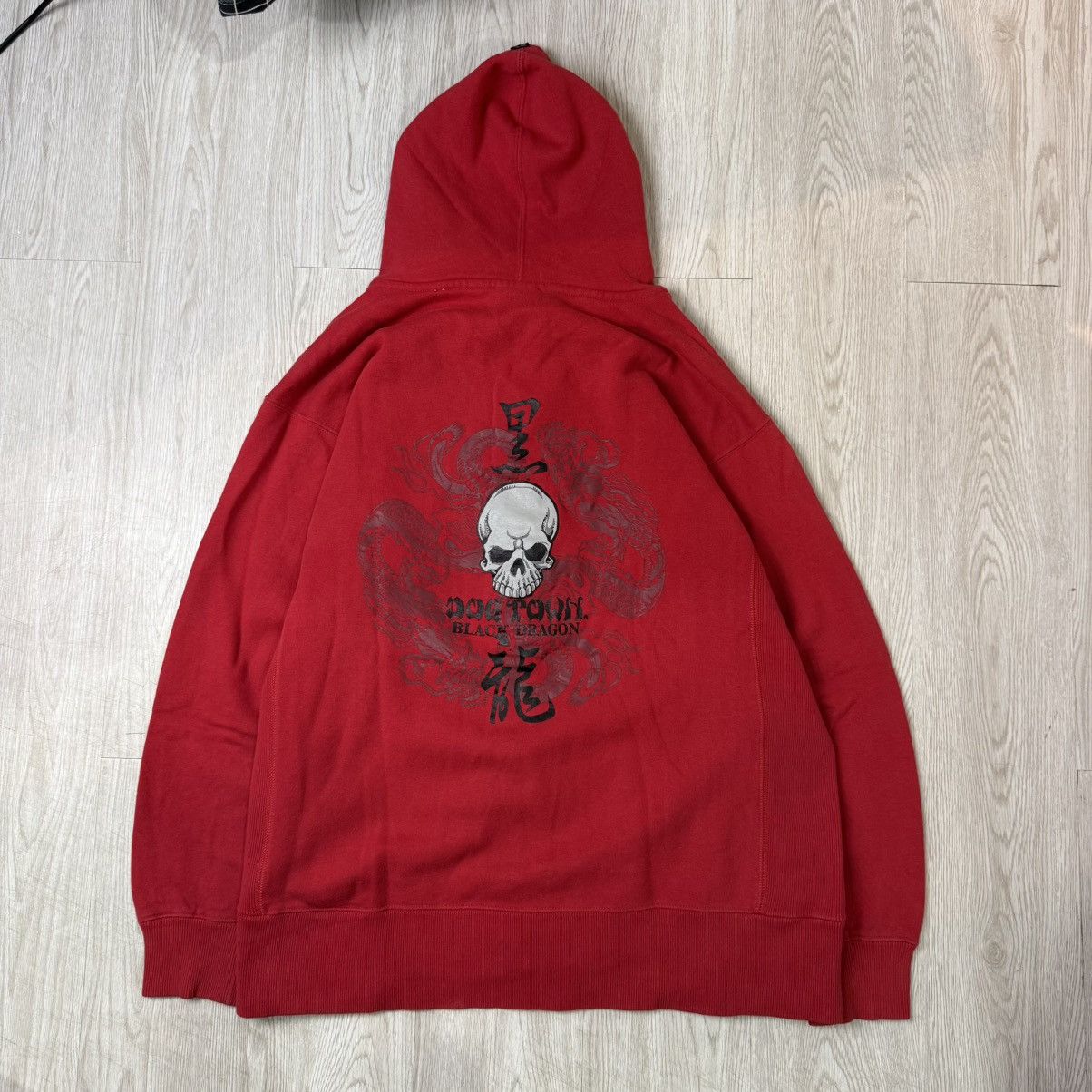 Dogtown DOGTOWN skull black dragon ziphoodie red Size US XL / EU 56 / 4 - 1 Thumbnail
