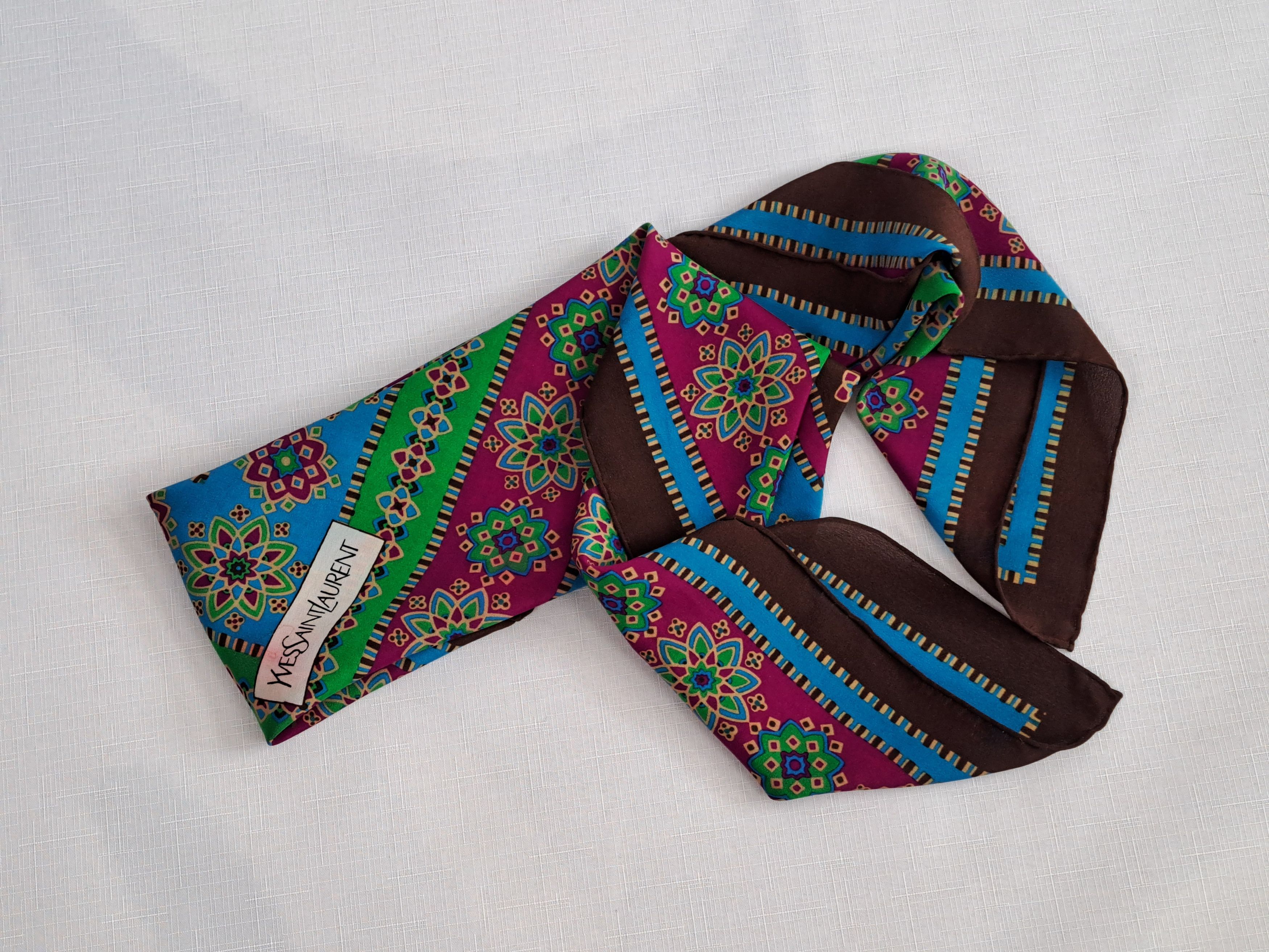 Vintage × Yves Saint Laurent Vintage Yves Saint Laurent geometric flower pattern scarf. Size ONE SIZE - 4 Thumbnail