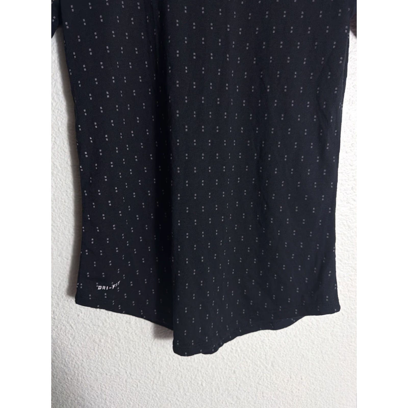 Nike NIKE Women's Running Training T-Shirt Black Small Digi Dot Reflective Shirt Size S / US 4 / IT 40 - 5 Thumbnail