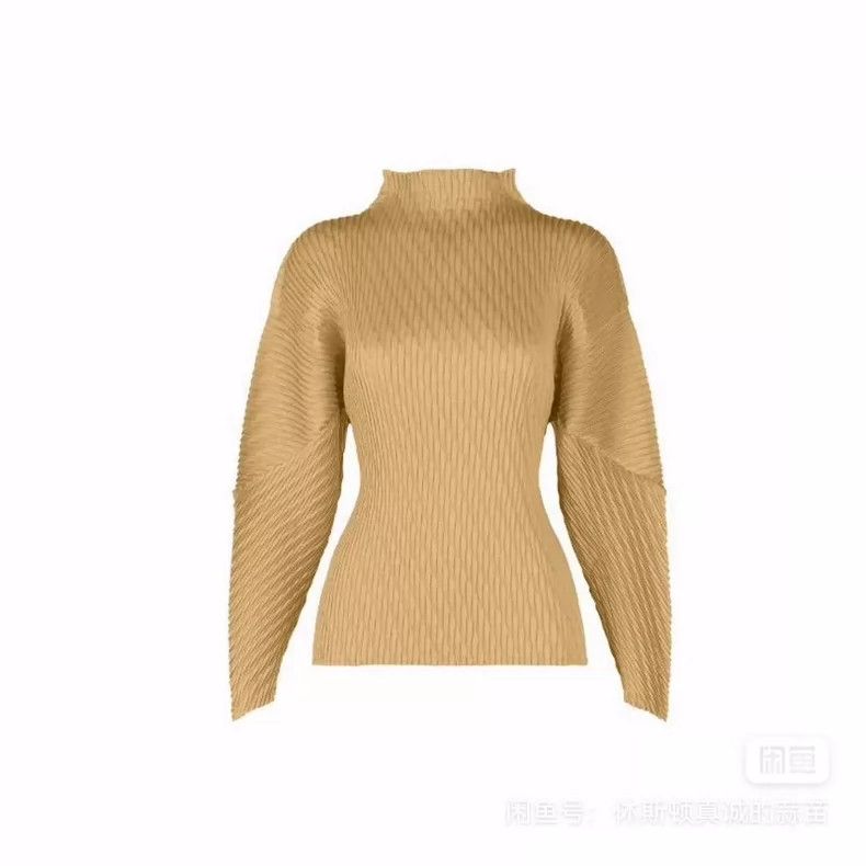 Issey Miyake Issey Miyake size:2 Moonlight gold fish-scale top Size XS / US 0-2 / IT 36-38 - 2 Thumbnail
