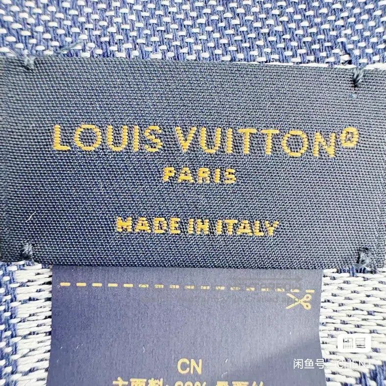 Louis Vuitton Louis Vuitton Blue Denim Scarf Size ONE SIZE - 4 Thumbnail