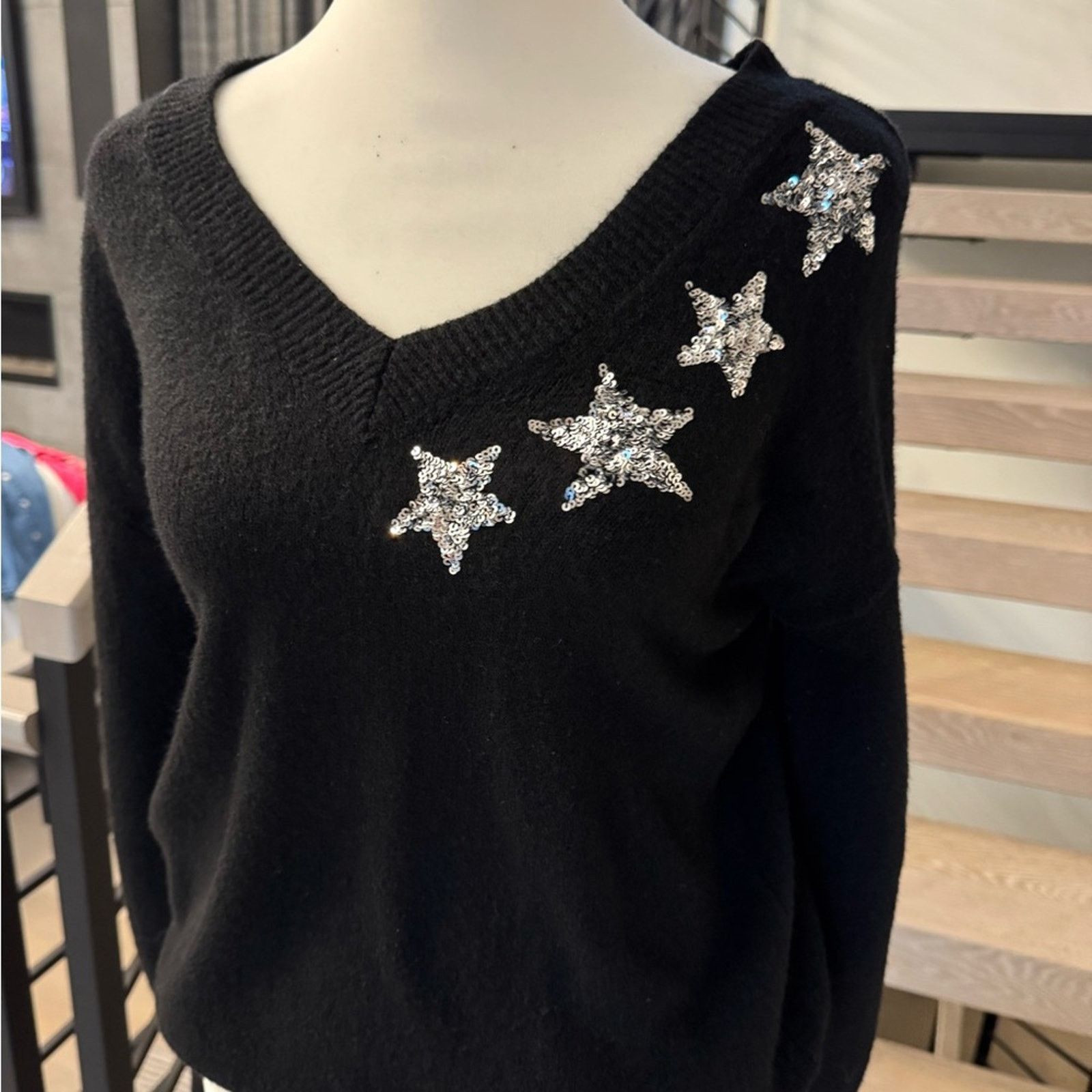 Loft New LOFT Black V-Neck Sweater with Star Accents Size S / US 4 / IT 40 - 8 Thumbnail