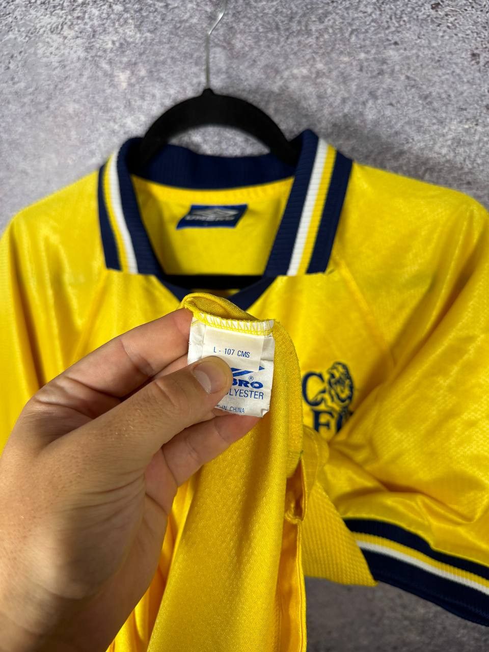 Umbro 90's Vintage Chelsea 1998/99 Third Umbro Soccer Jersey Large Size US L / EU 52-54 / 3 - 11 Thumbnail